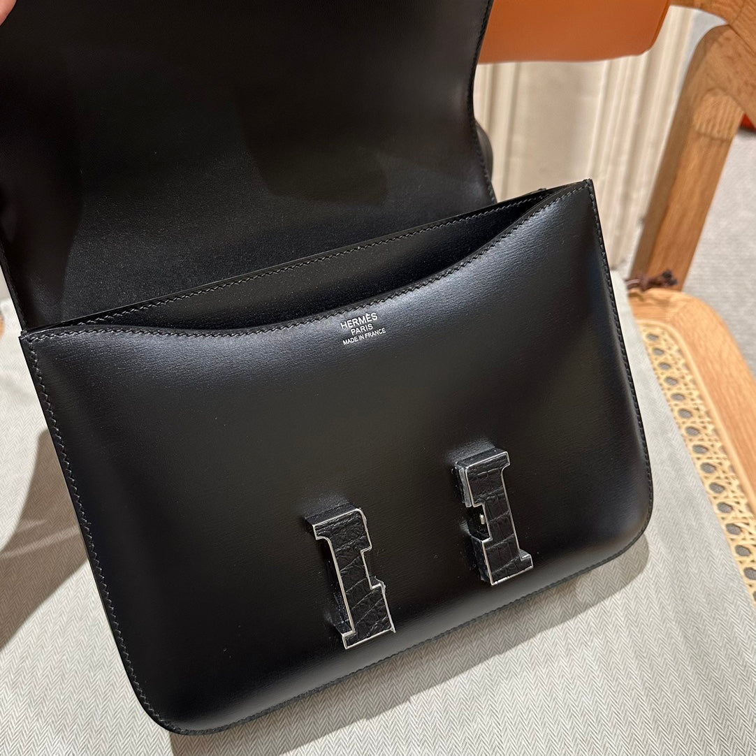 Hermès Maximors Bag in Black Swift Calfskin with Palladium Hardware