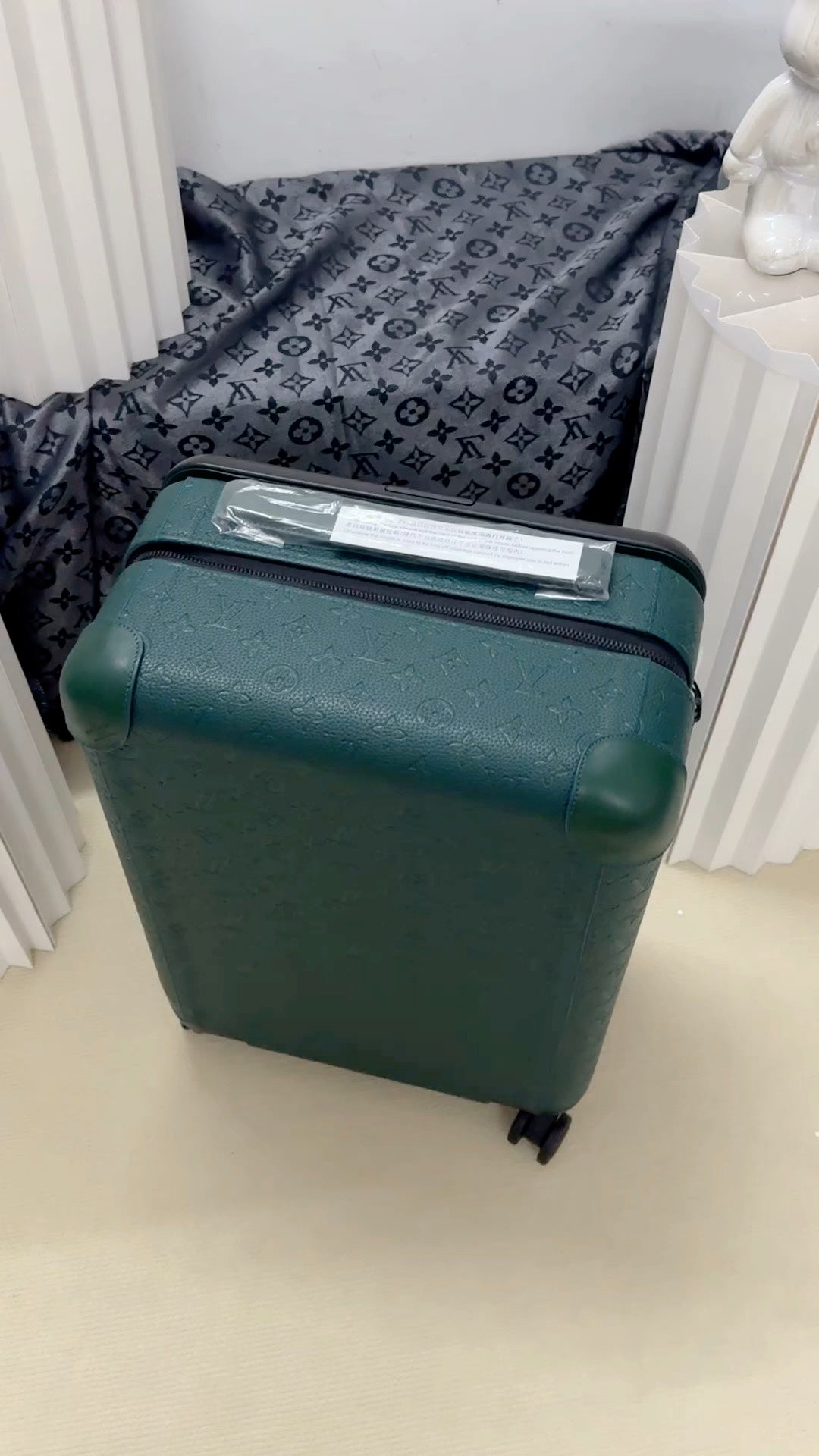 Modern Dark Green Hardshell Spinner Luggage Rolling Travel Suitcase