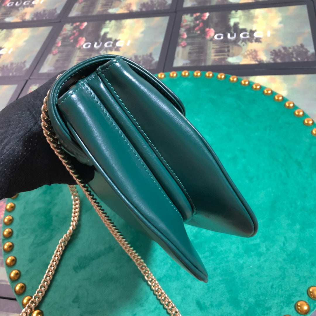 Gucci Luxury Green Leather Envelope Shoulder Bag with Tiger Head Clasp