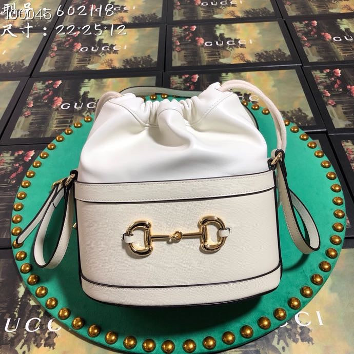 Gucci White Leather Bucket Bag with Gold Horsebit Drawstring Shoulder Purse