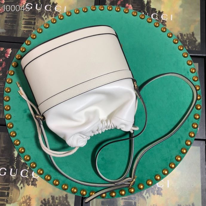 Gucci White Leather Bucket Bag with Gold Horsebit Drawstring Shoulder Purse