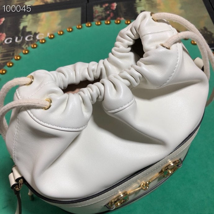 Gucci White Leather Bucket Bag with Gold Horsebit Drawstring Shoulder Purse