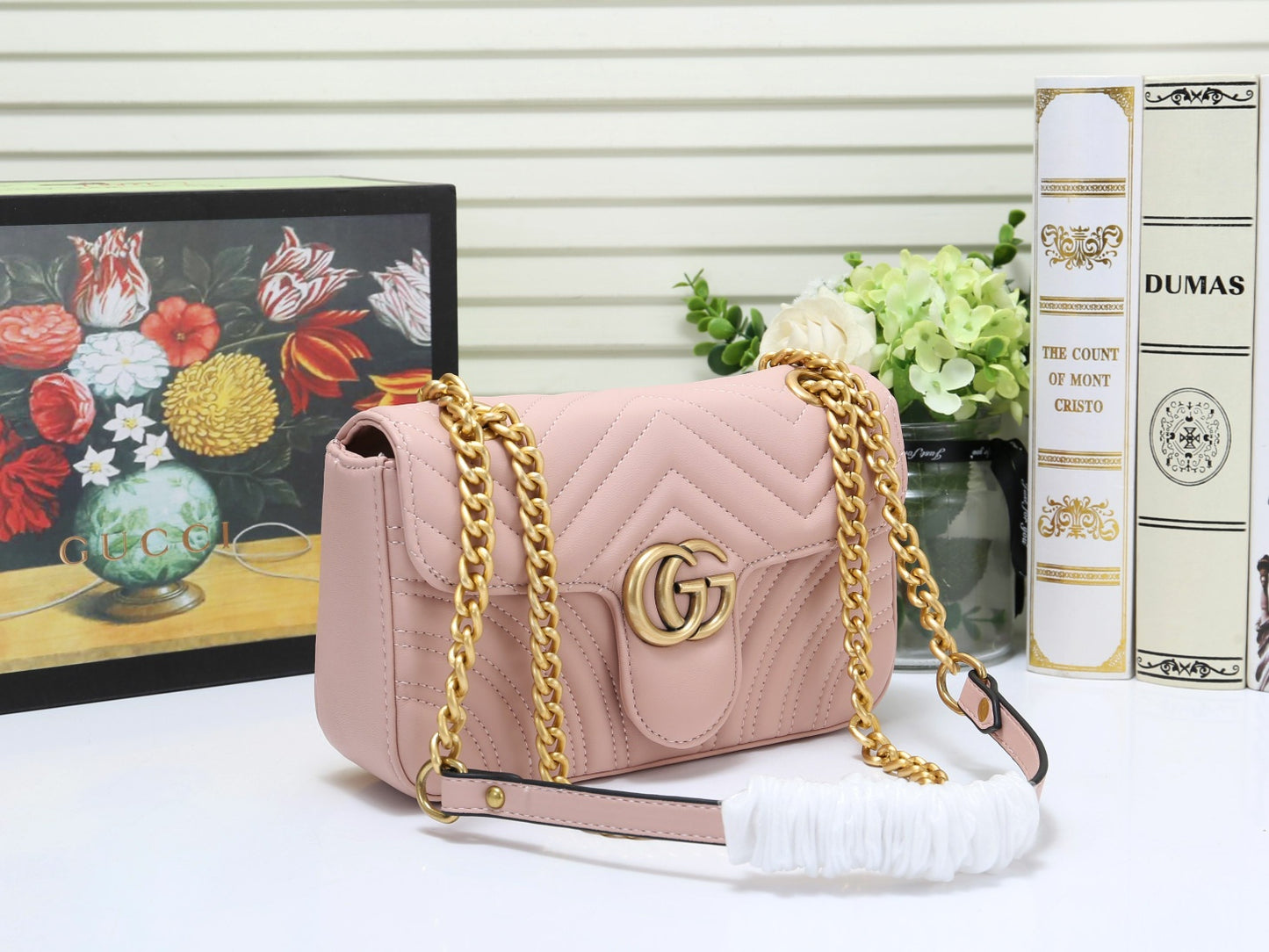 Gucci Elegant Pink Chevron Quilted Leather Shoulder Bag with Gold Chain