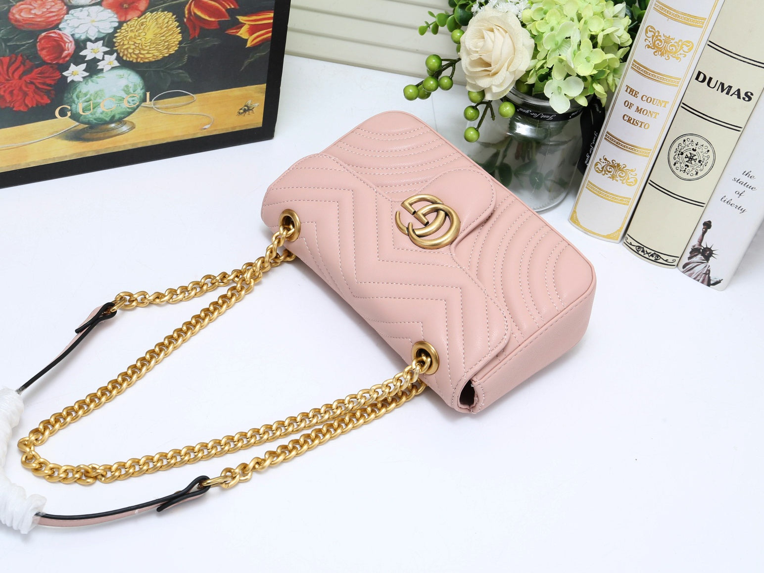 Gucci Elegant Pink Chevron Quilted Leather Shoulder Bag with Gold Chain