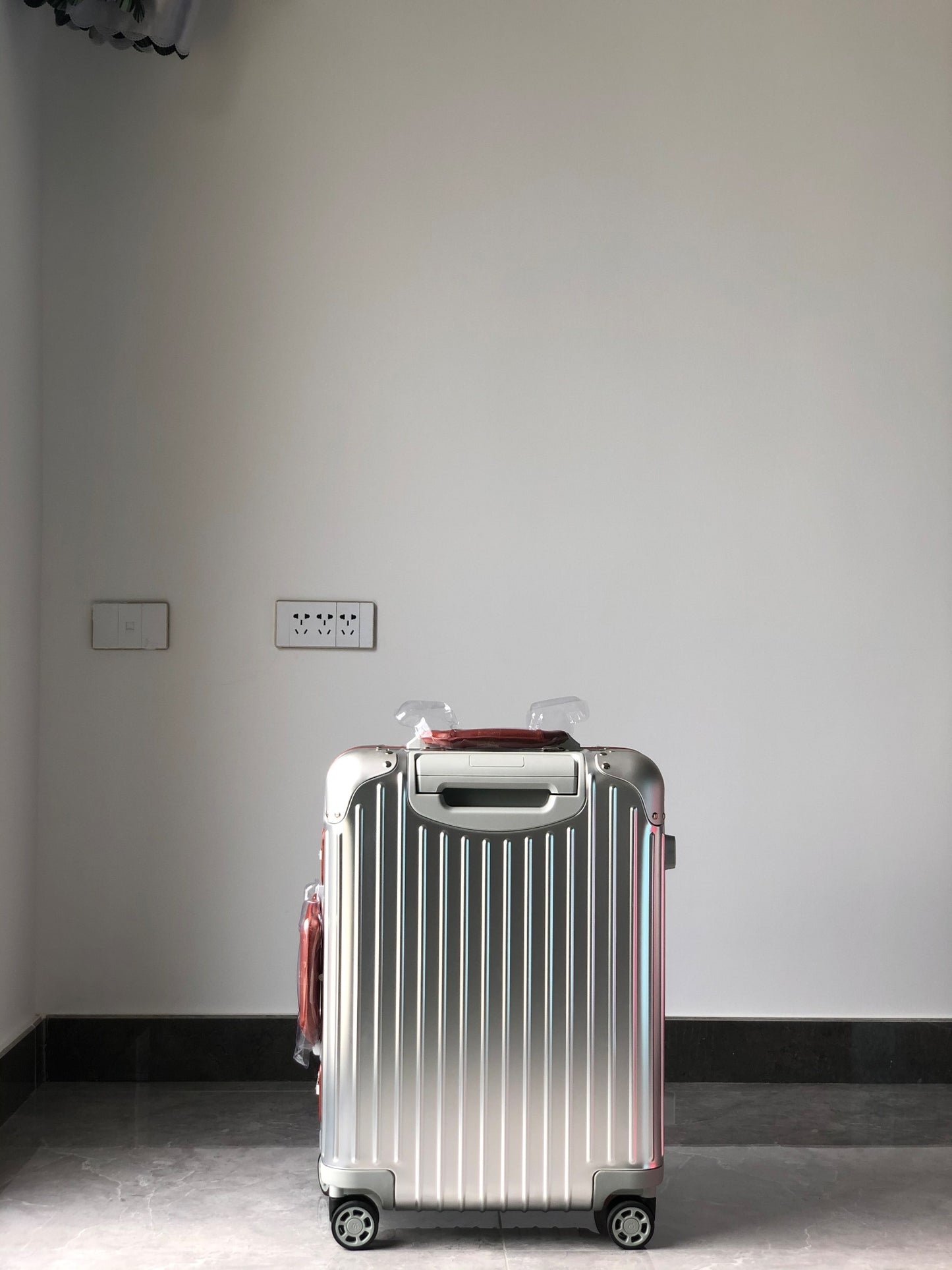 Modern Silver Metallic Ribbed Hardshell Carry-On Travel Suitcase