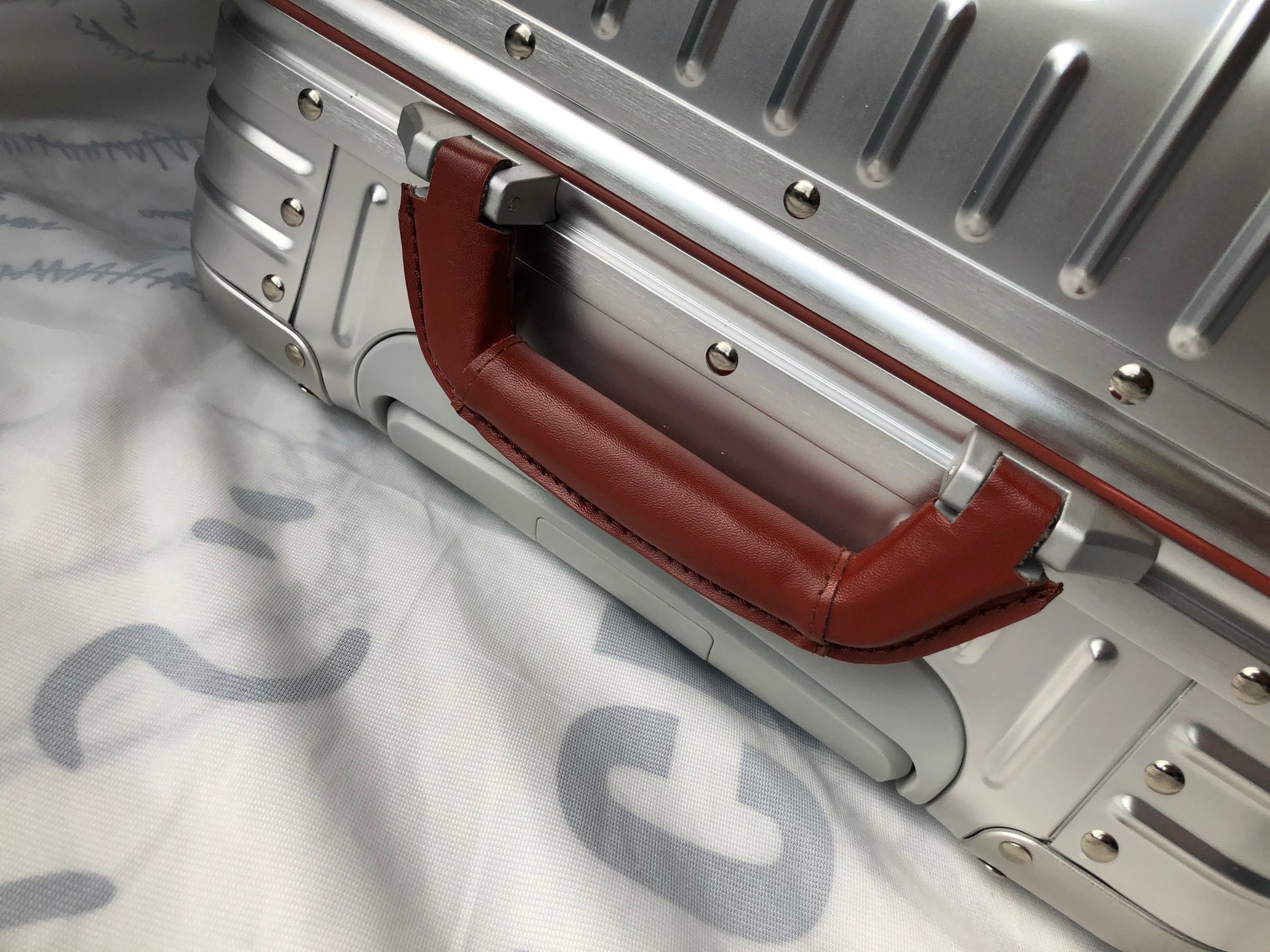 Modern Silver Metallic Ribbed Hardshell Carry-On Travel Suitcase