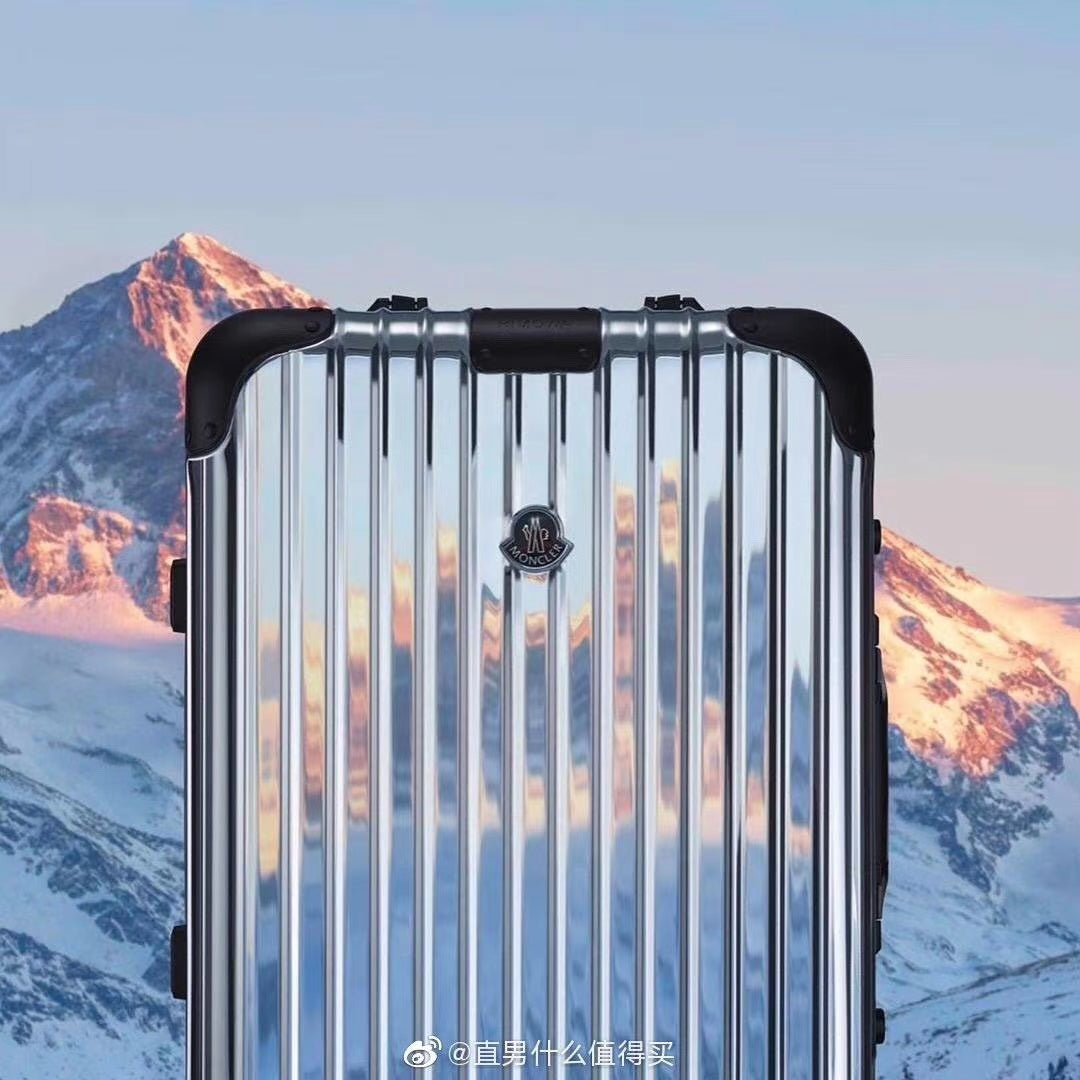 Metallic Silver Ribbed Carry-On Luggage with Spinner Wheels