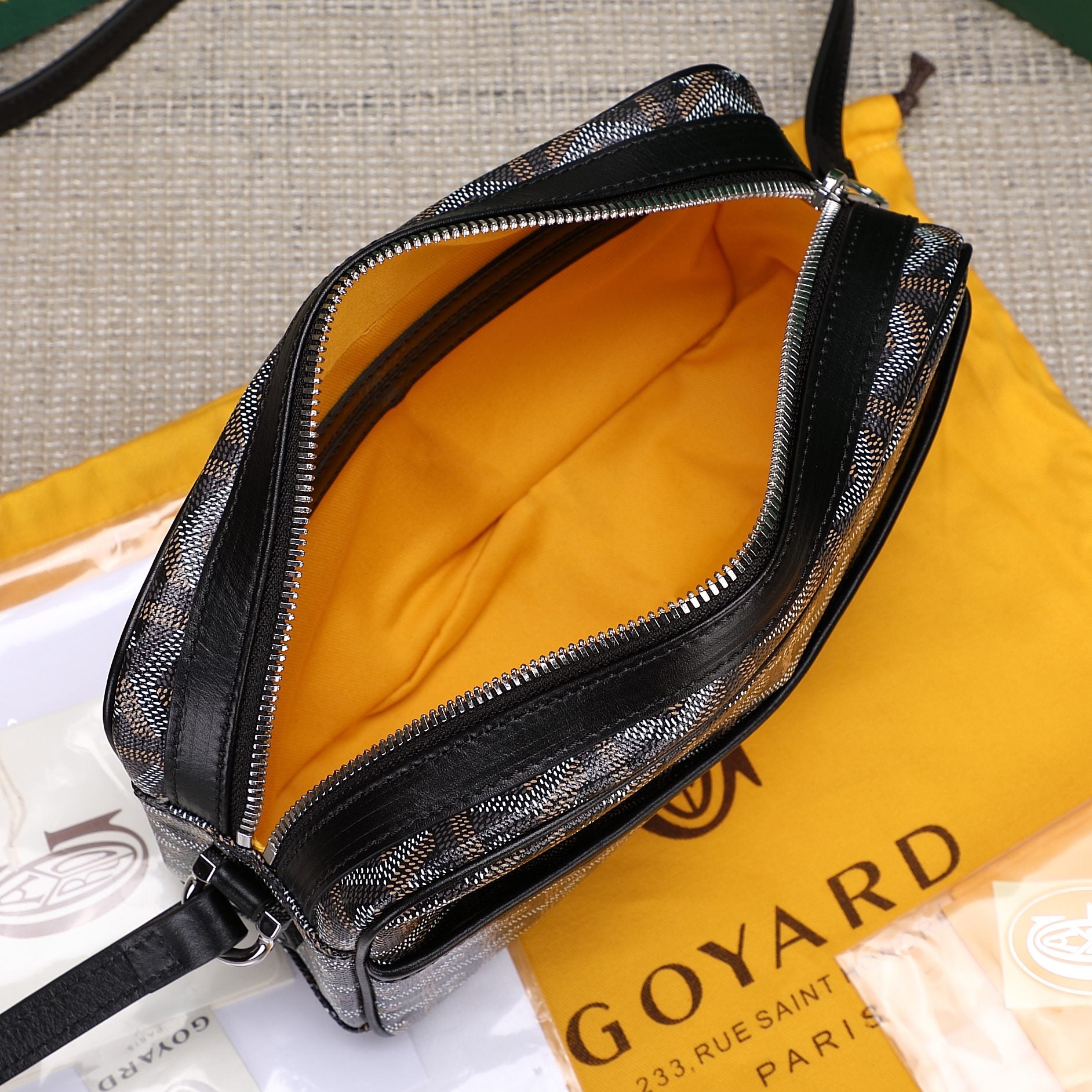 Gogy Classic Chevron Pattern Crossbody Camera Bag with Yellow Stripe