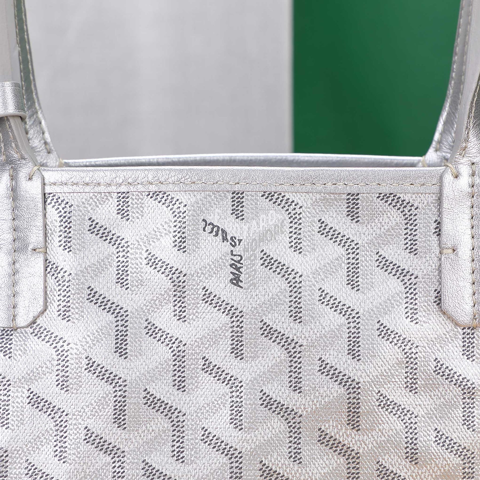 Gogy Classic Silver Geometric Pattern Tote Bag and Pouch Set