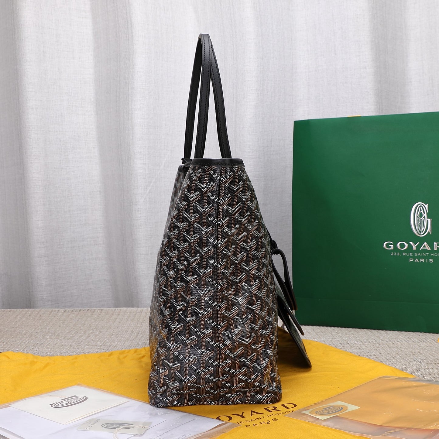 Gogy Classic Chevron Pattern Tote Bag with Reading Owl Print and Pouch