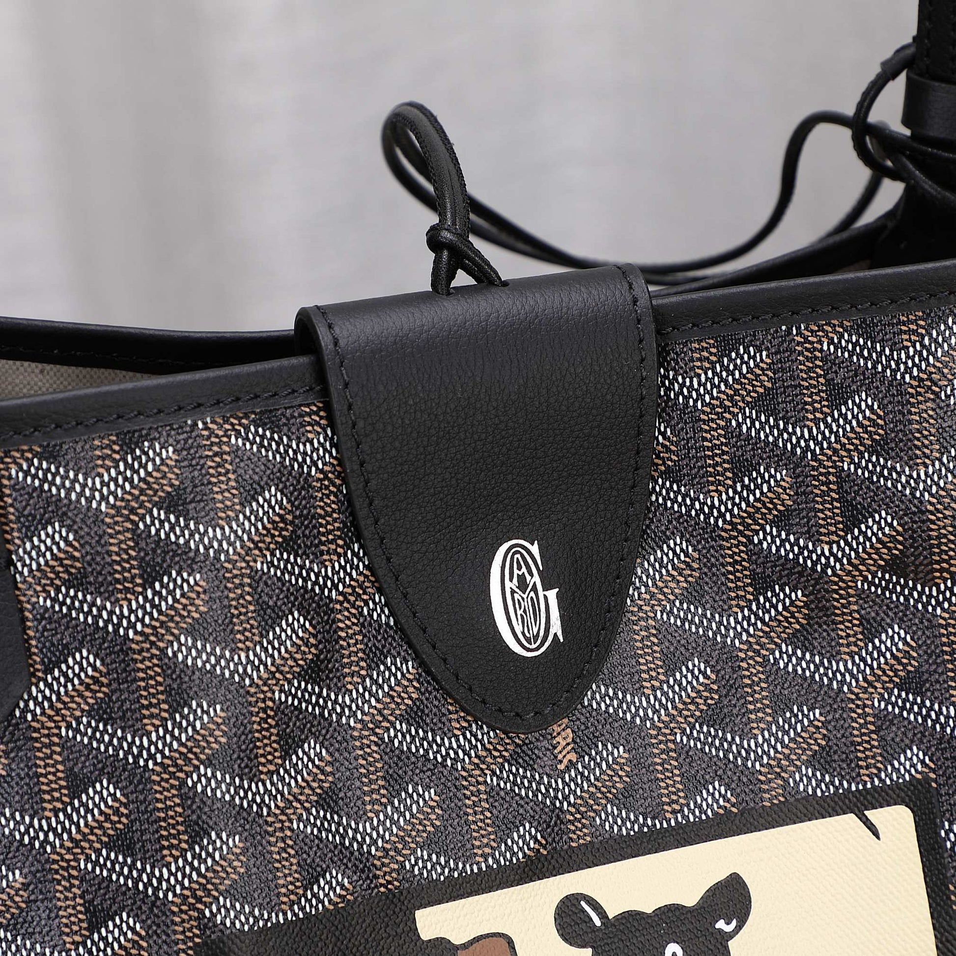 Gogy Luxury Style Chevron Pattern Tote Bag with Cartoon Patch and Pouch