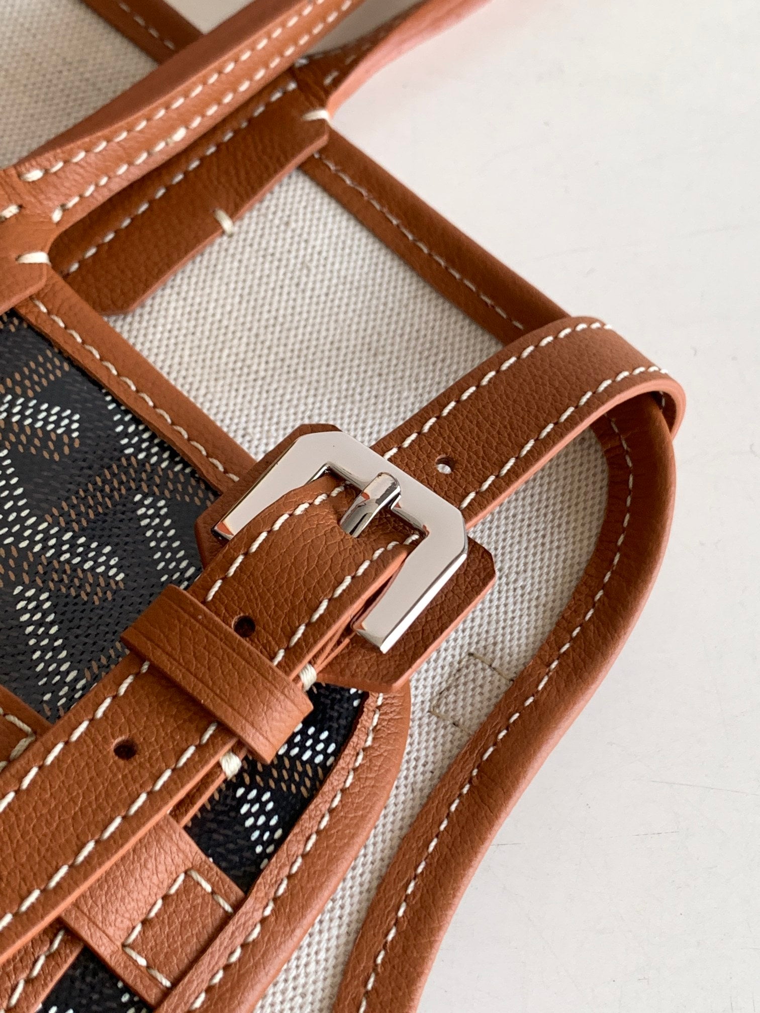Gogy Classic Chevron Geometric Print Tote Bag with Tan Leather Straps