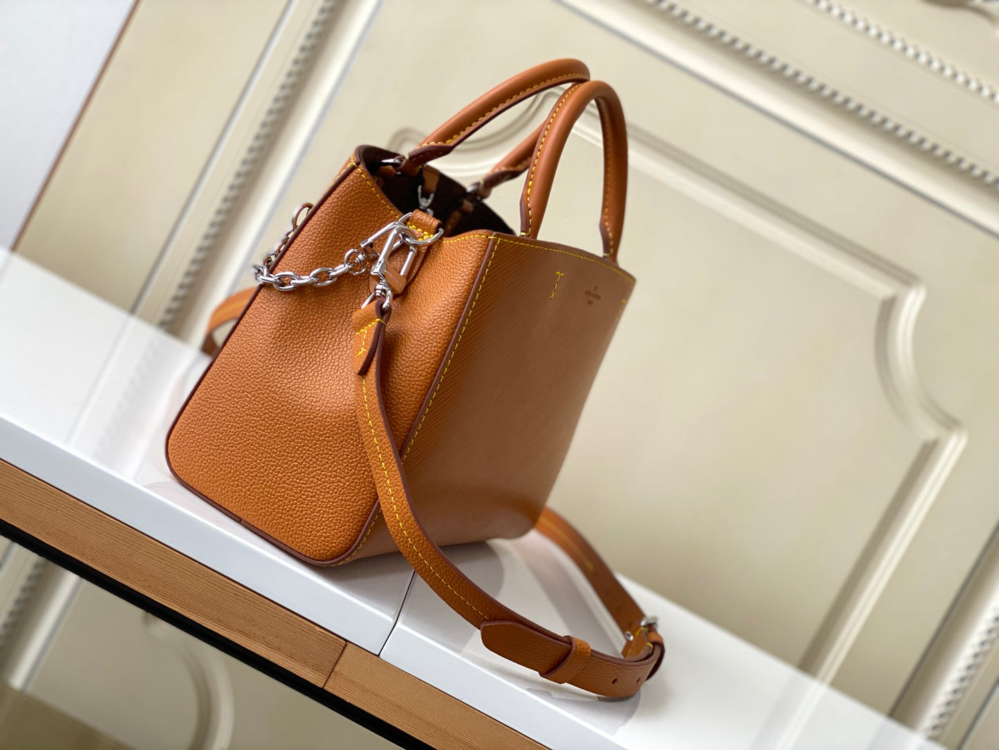 Louis Vuitton Camel Textured Leather Tote Handbag with Detachable Crossbody Strap