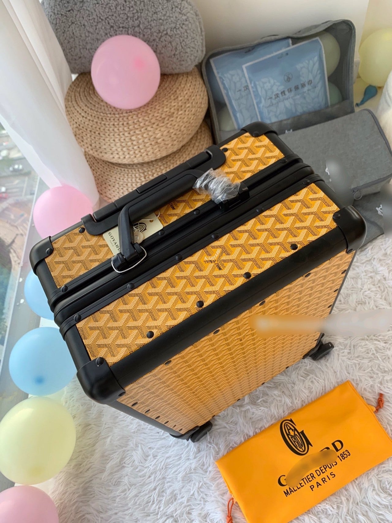 Yellow Geometric Chevron Print Carry-On Spinner Luggage Suitcase