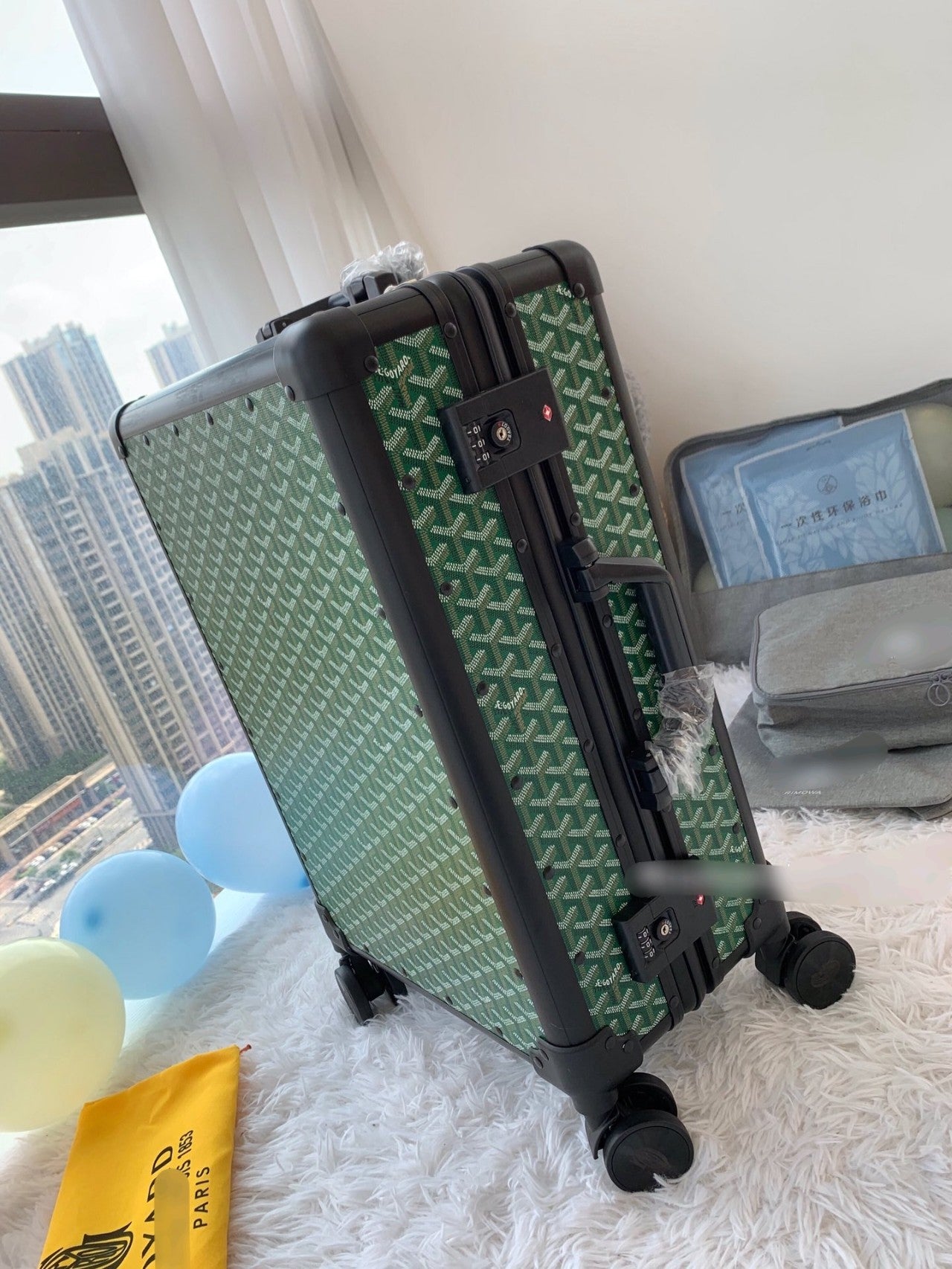 Green Chevron Print Hard Shell Rolling Suitcase Travel Luggage