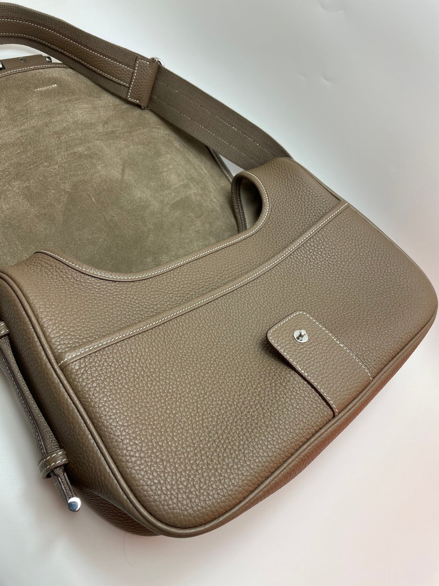 Hermès Jypsiere 28 Shoulder Bag - Taupe Clemence Leather with Palladium Hardware