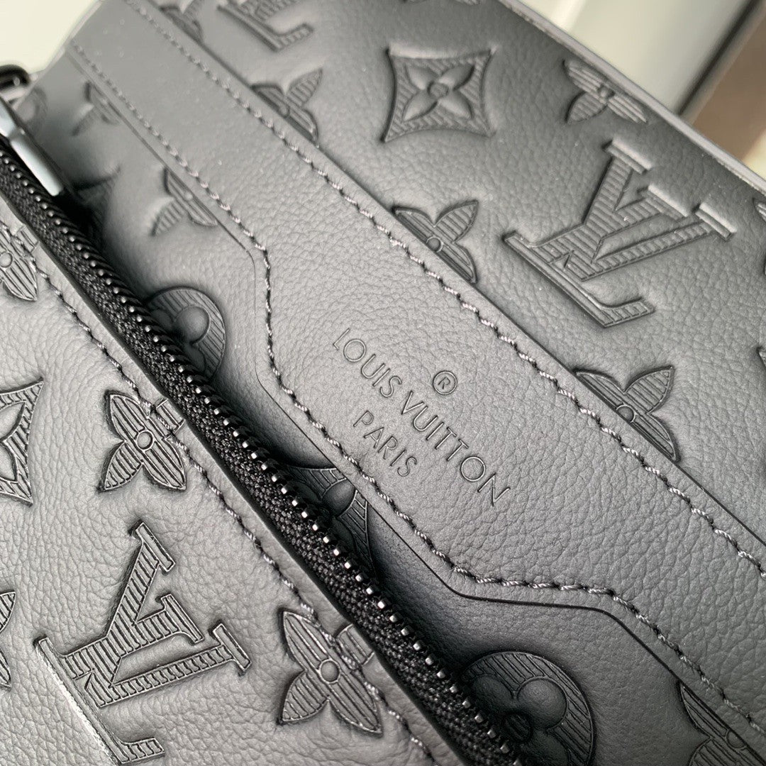 Louis Vuitton Black Textured Multi-Compartment Crossbody Bag with Strap Pouch