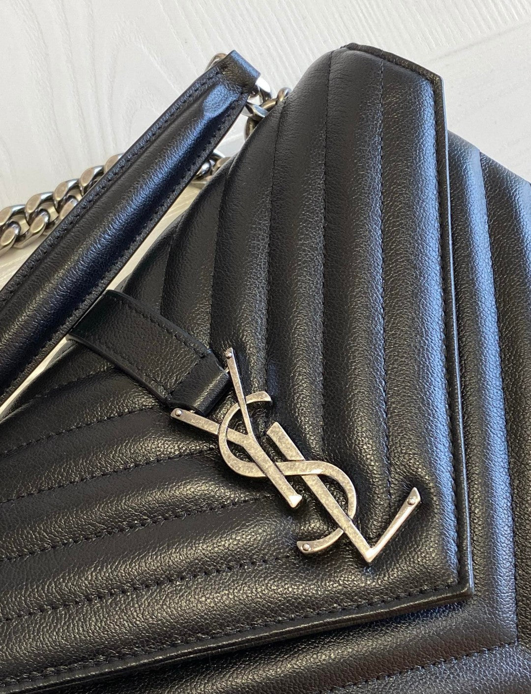 Saint Laurent College Medium Quilted Leather Shoulder Bag - Black
