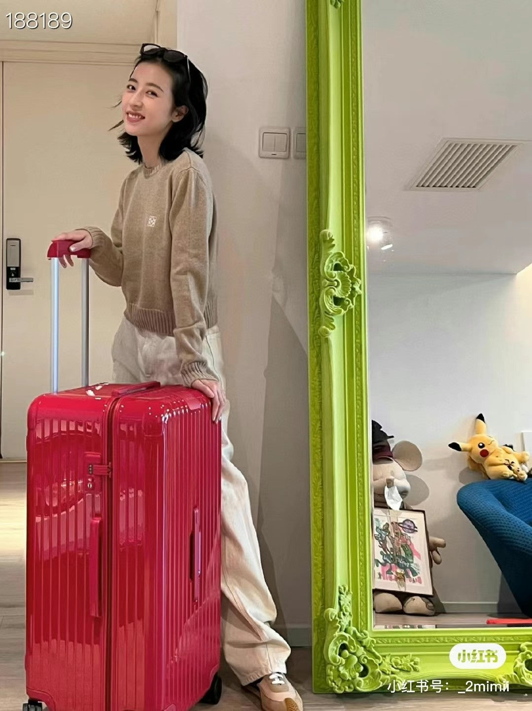 Vibrant Glossy Red Hard Shell Spinner Suitcase for Travel