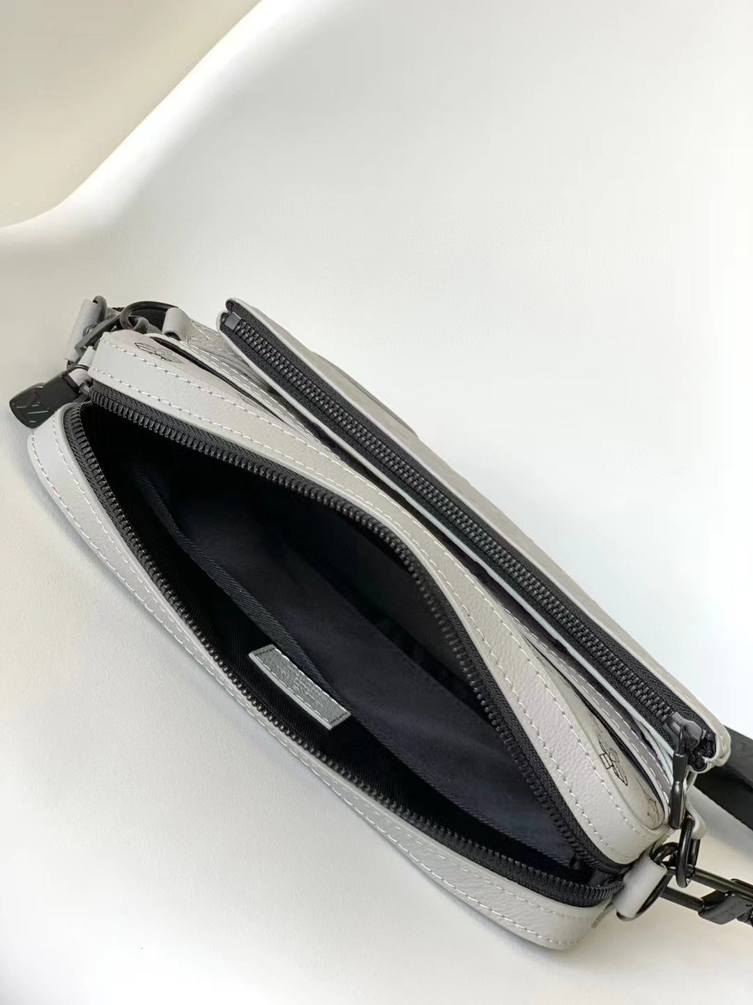 Louis Vuitton Duo Messenger Monogram Shadow Leather - Anthracite Grey