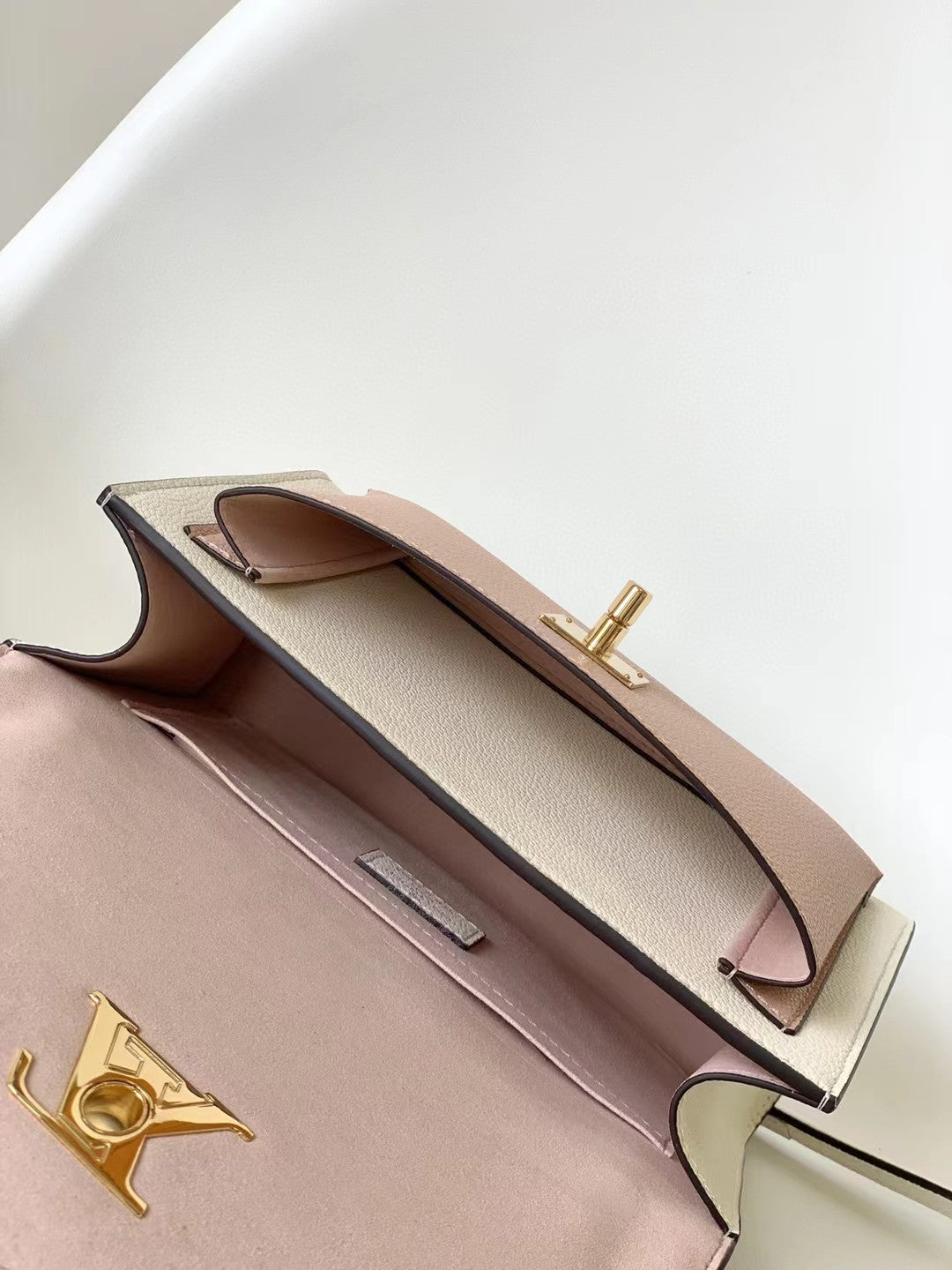 Louis Vuitton Two-Tone Cream and Pink Leather Envelope Crossbody Bag with Gold Chain