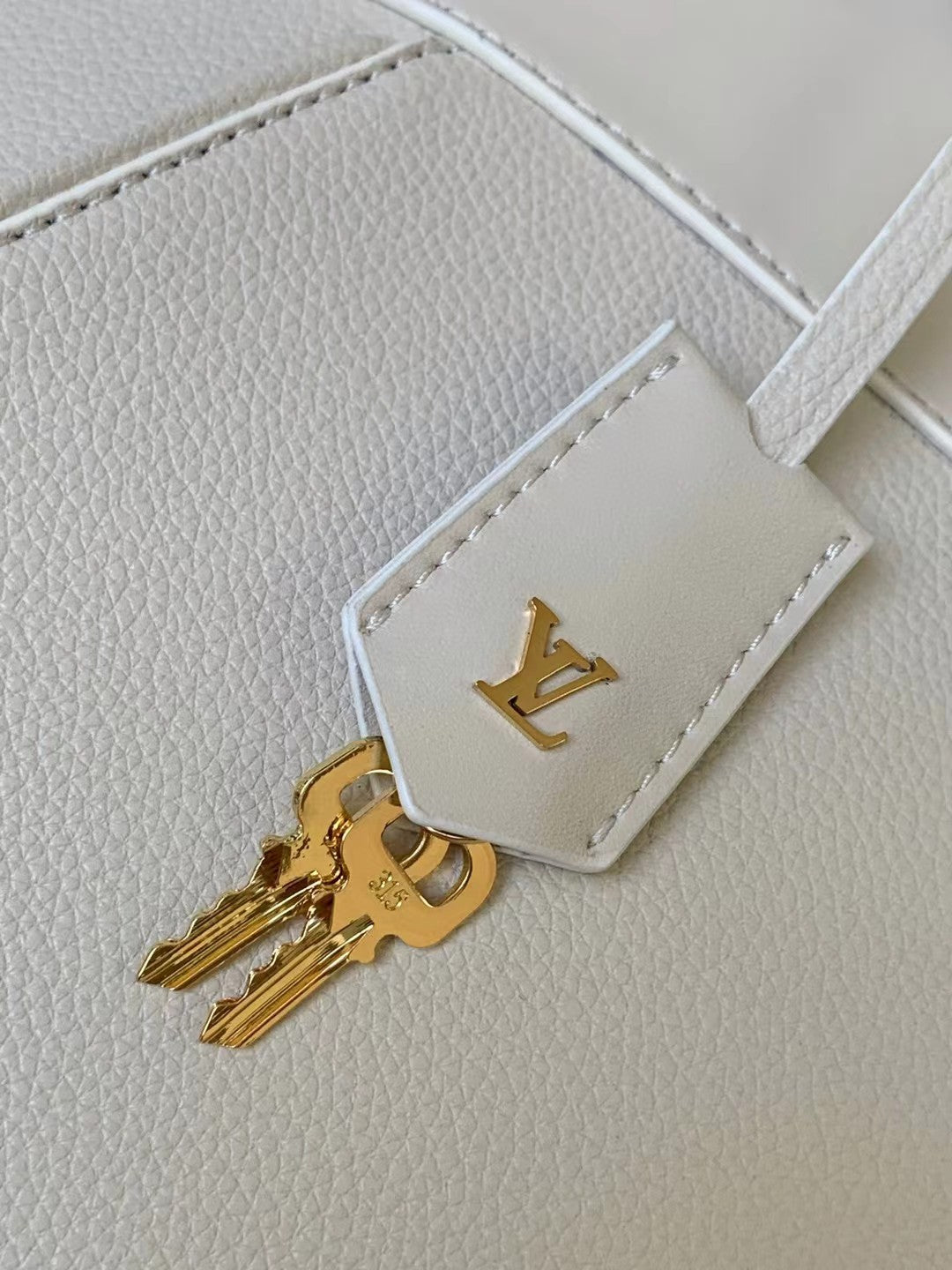 Louis Vuitton Classic Beige Textured Leather Satchel Handbag with Crossbody Strap