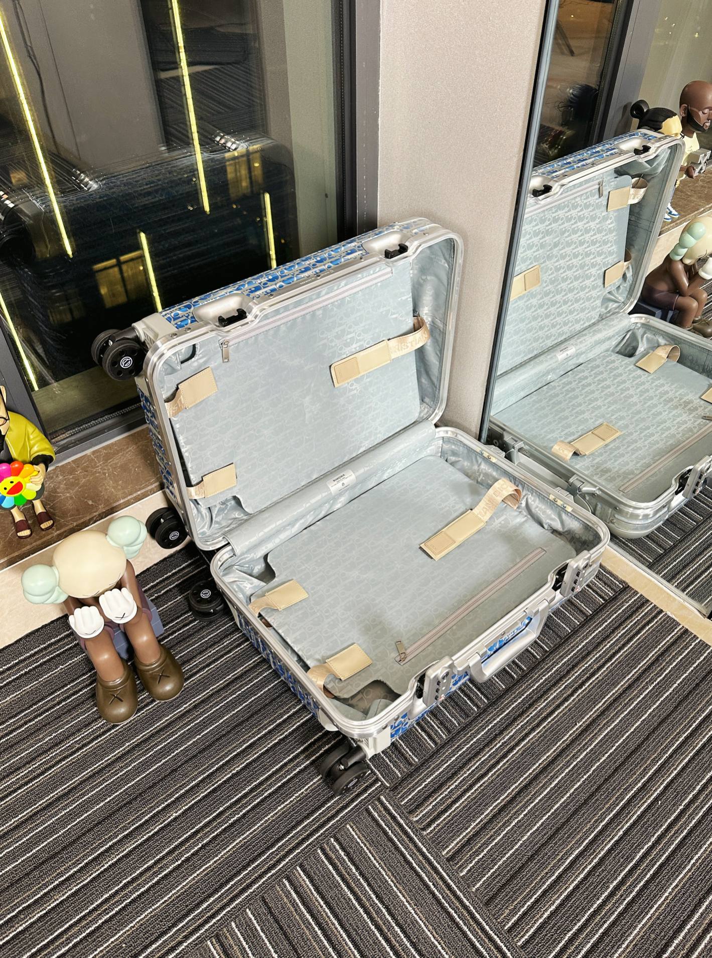 Geometric Monogram Hardside Spinner Luggage Travel Suitcase