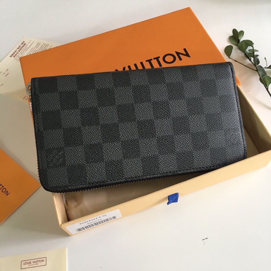 Louis Vuitton Black and Dark Grey Checkerboard Pattern Zippered Clutch Wallet