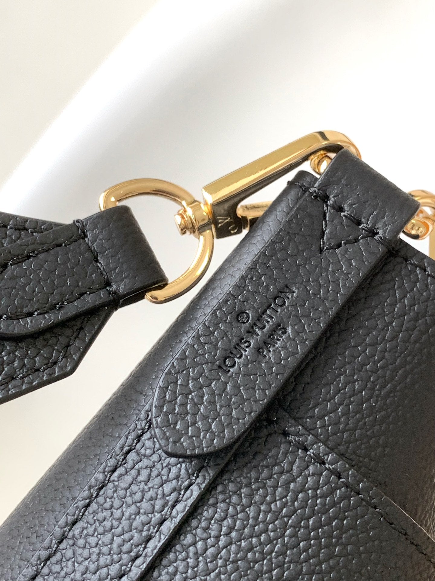 Louis Vuitton Black Leather Crossbody Bucket Bag with Gold Chain Strap