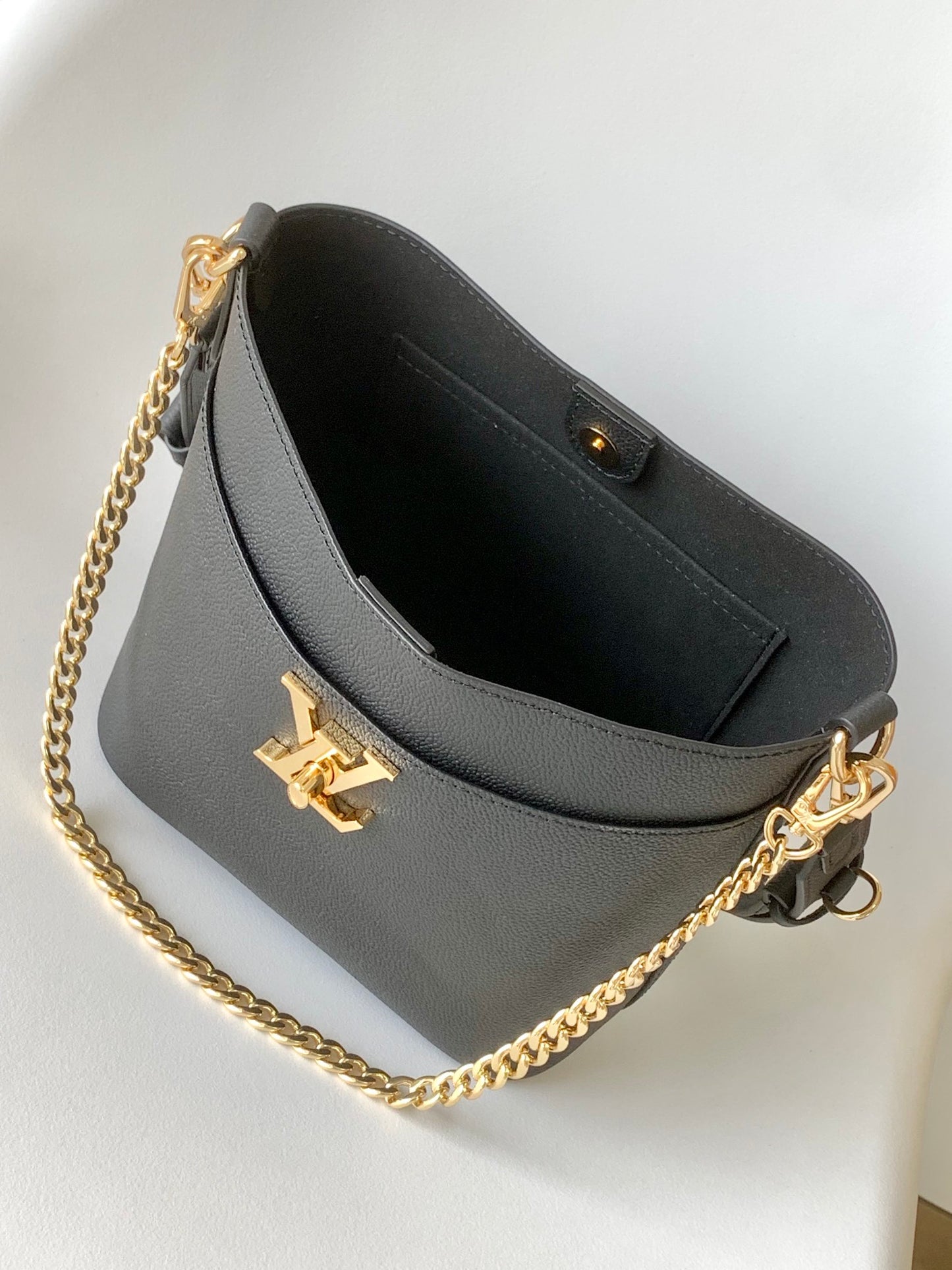 Louis Vuitton Black Leather Crossbody Bucket Bag with Gold Chain Strap