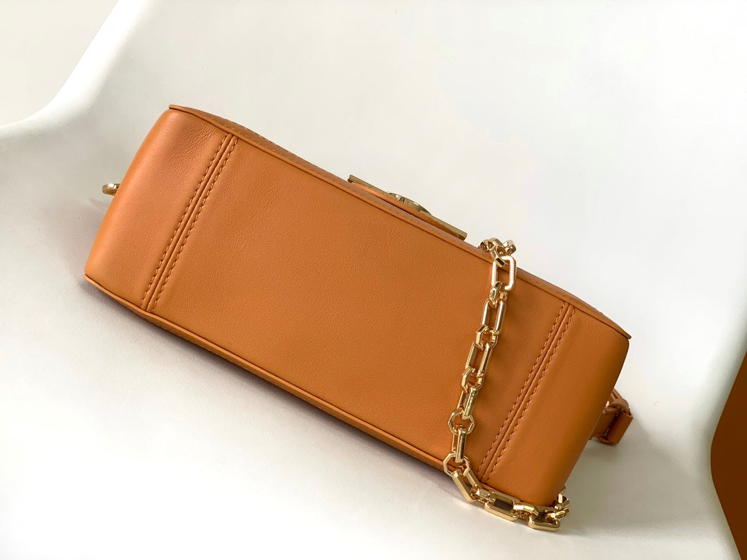 Louis Vuitton Elegant Tan Leather Crossbody Shoulder Bag with Gold Chain