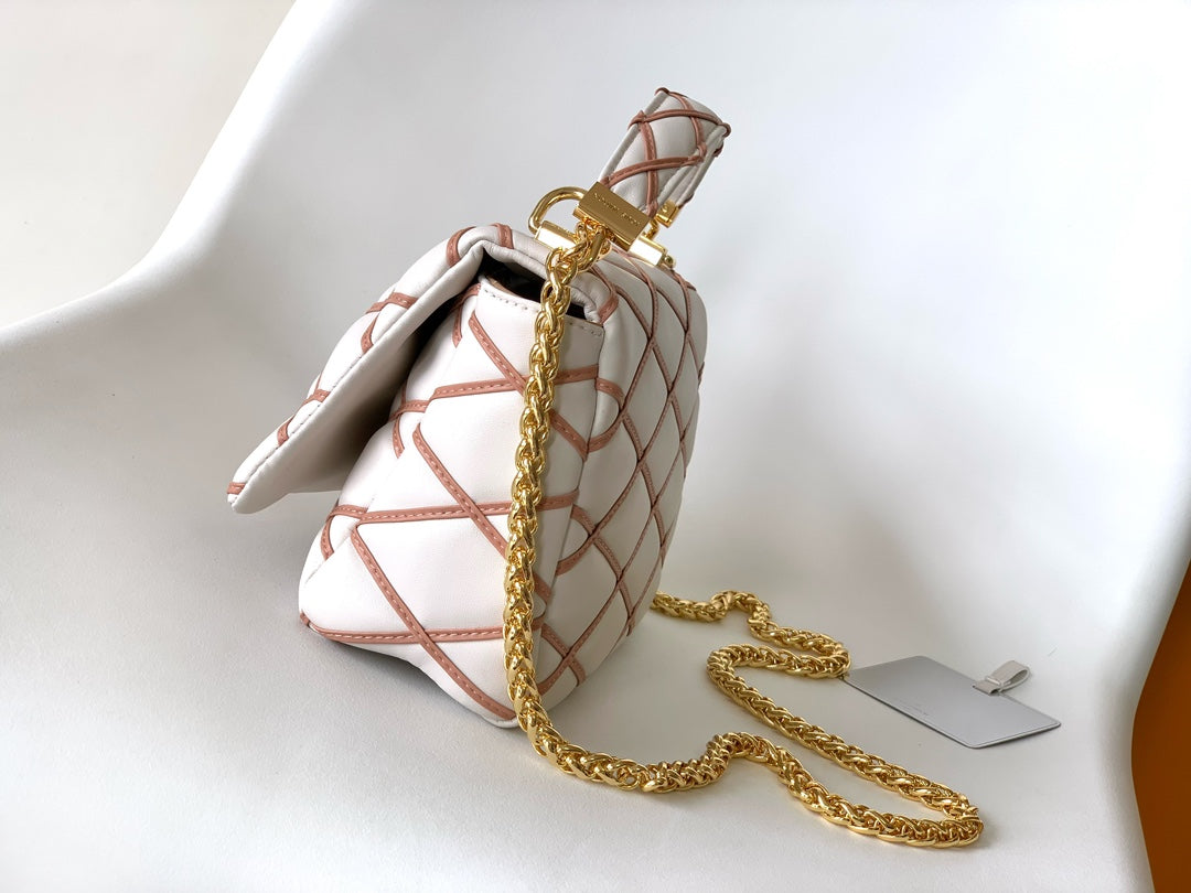 Louis Vuitton Luxury Pink Diamond Quilted Shoulder Bag with Gold Clasp