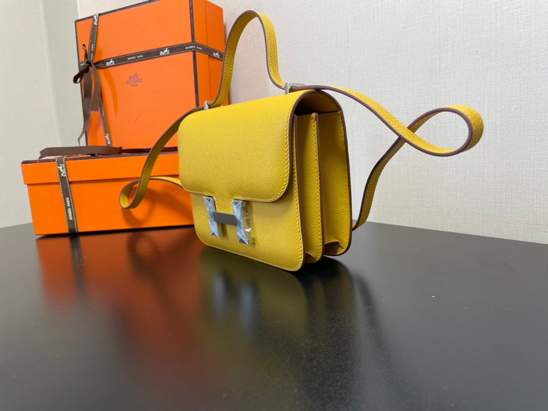 Hermès Constance 18 Epsom Leather Shoulder Bag - Yellow