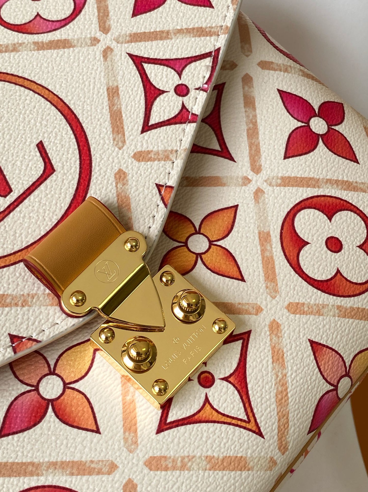 Louis Vuitton Luxury Sunset Gradient Monogram Crossbody Bag with Gold Hardware