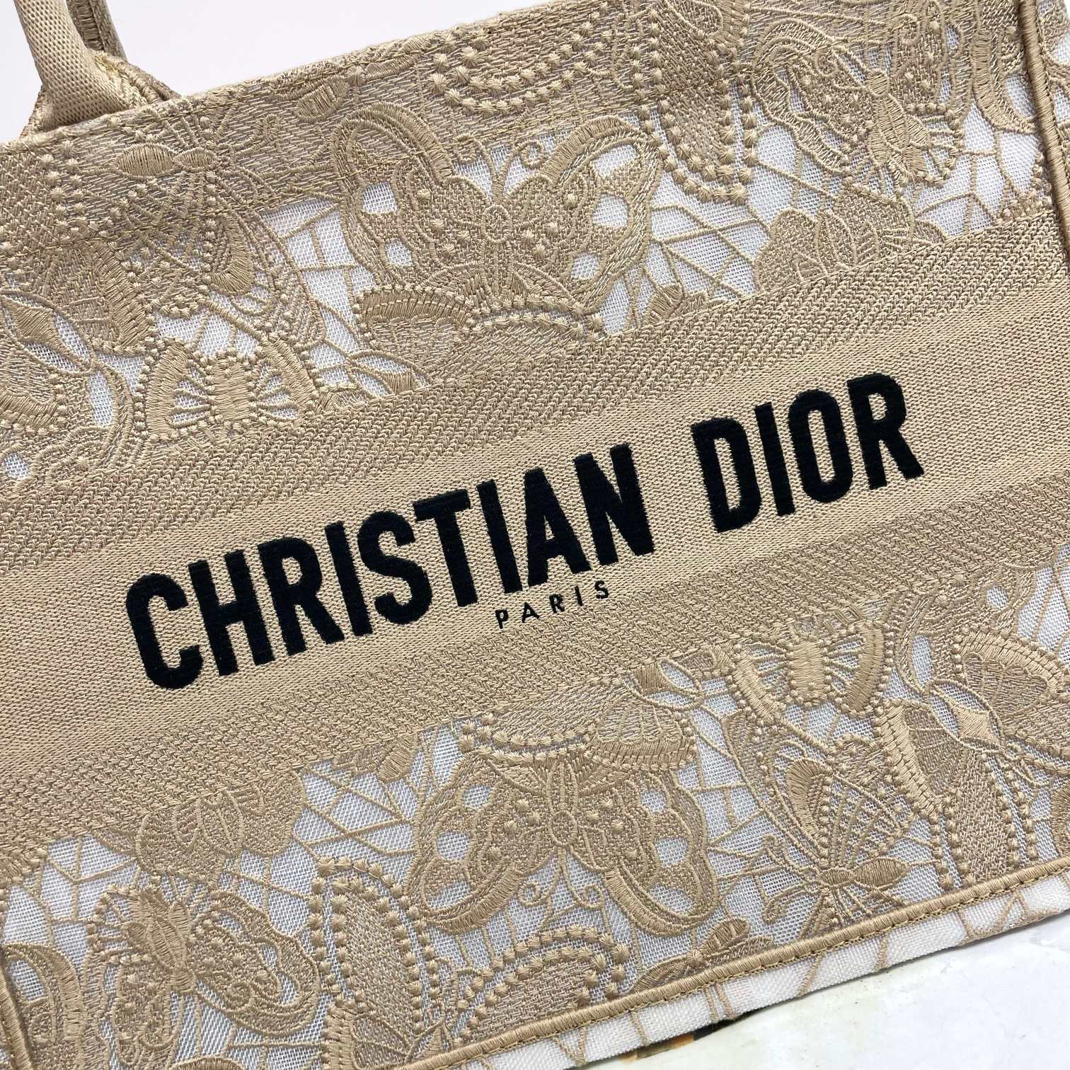 Dior Elegant Beige Canvas Tote Bag with White Lace Embroidery