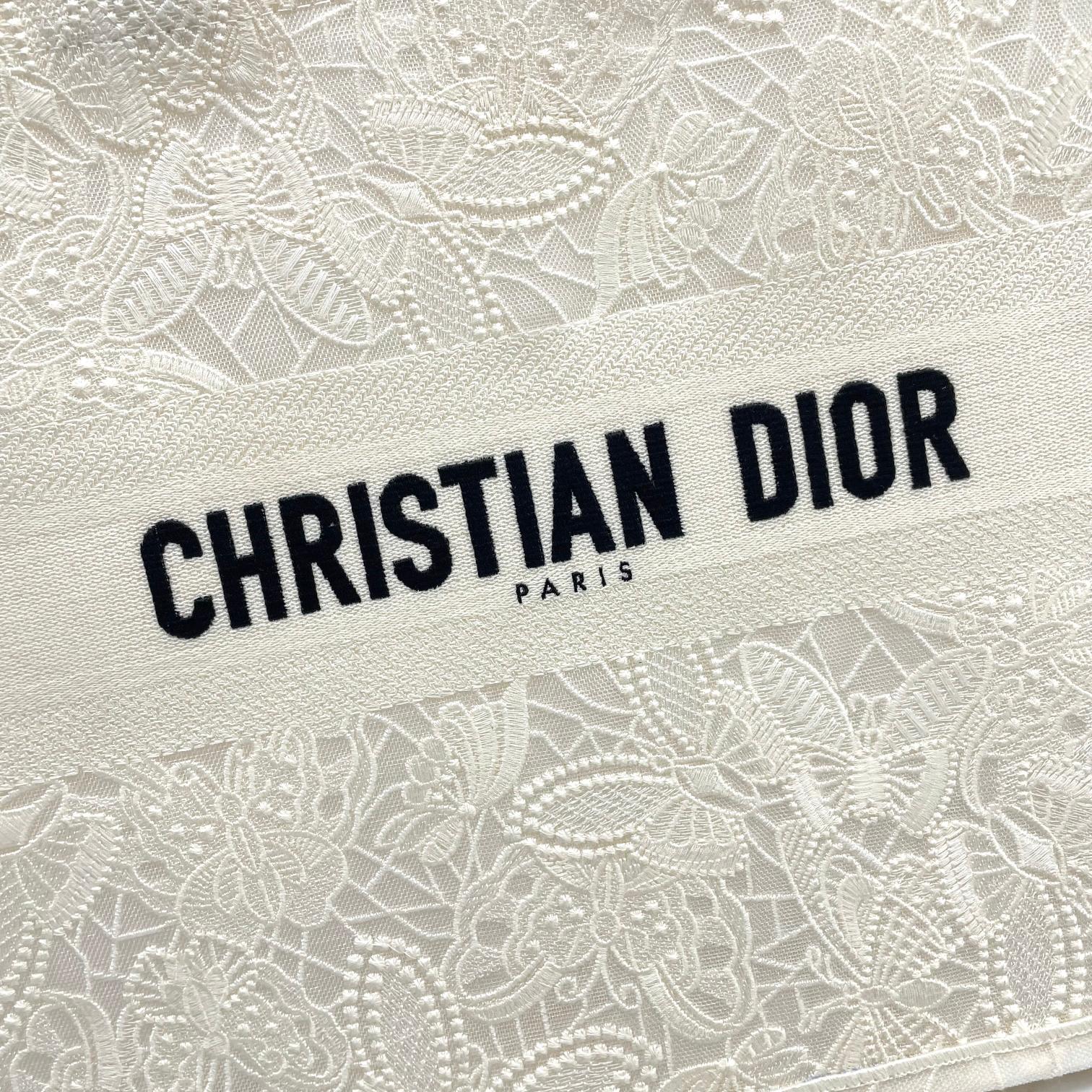 Dior Elegant White Floral Embroidered Canvas Top Handle Tote Bag