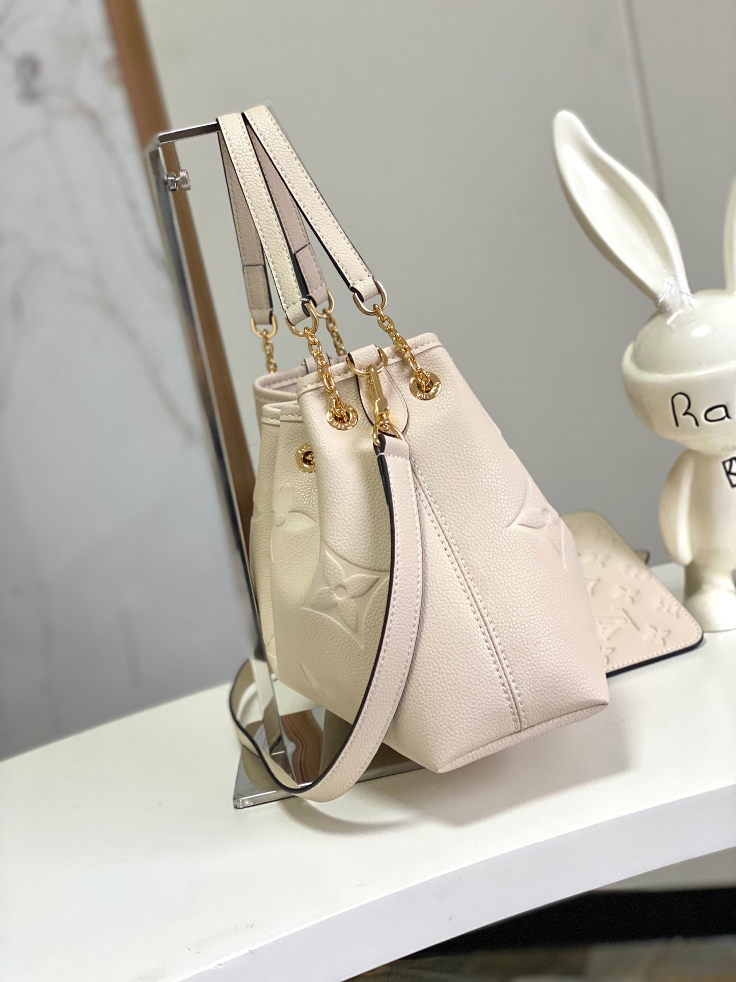 Louis Vuitton Cream Embossed Leather Hobo Shoulder Bag with Gold Hardware