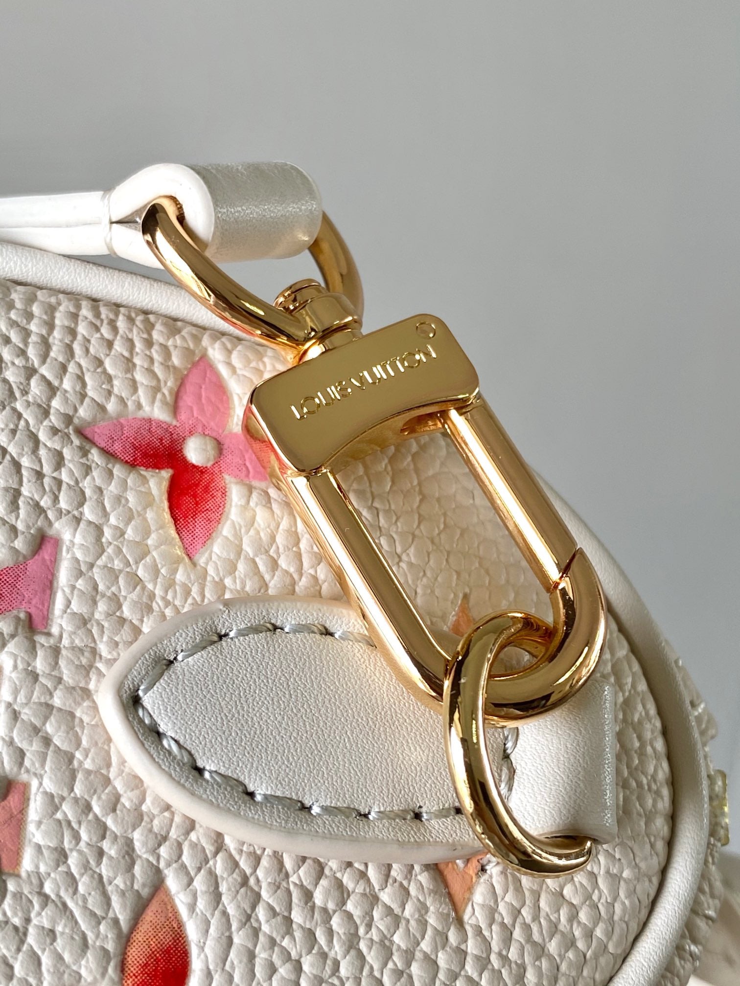 Louis Vuitton Luxury Pink Gradient Monogram Mini Crossbody Barrel Handbag
