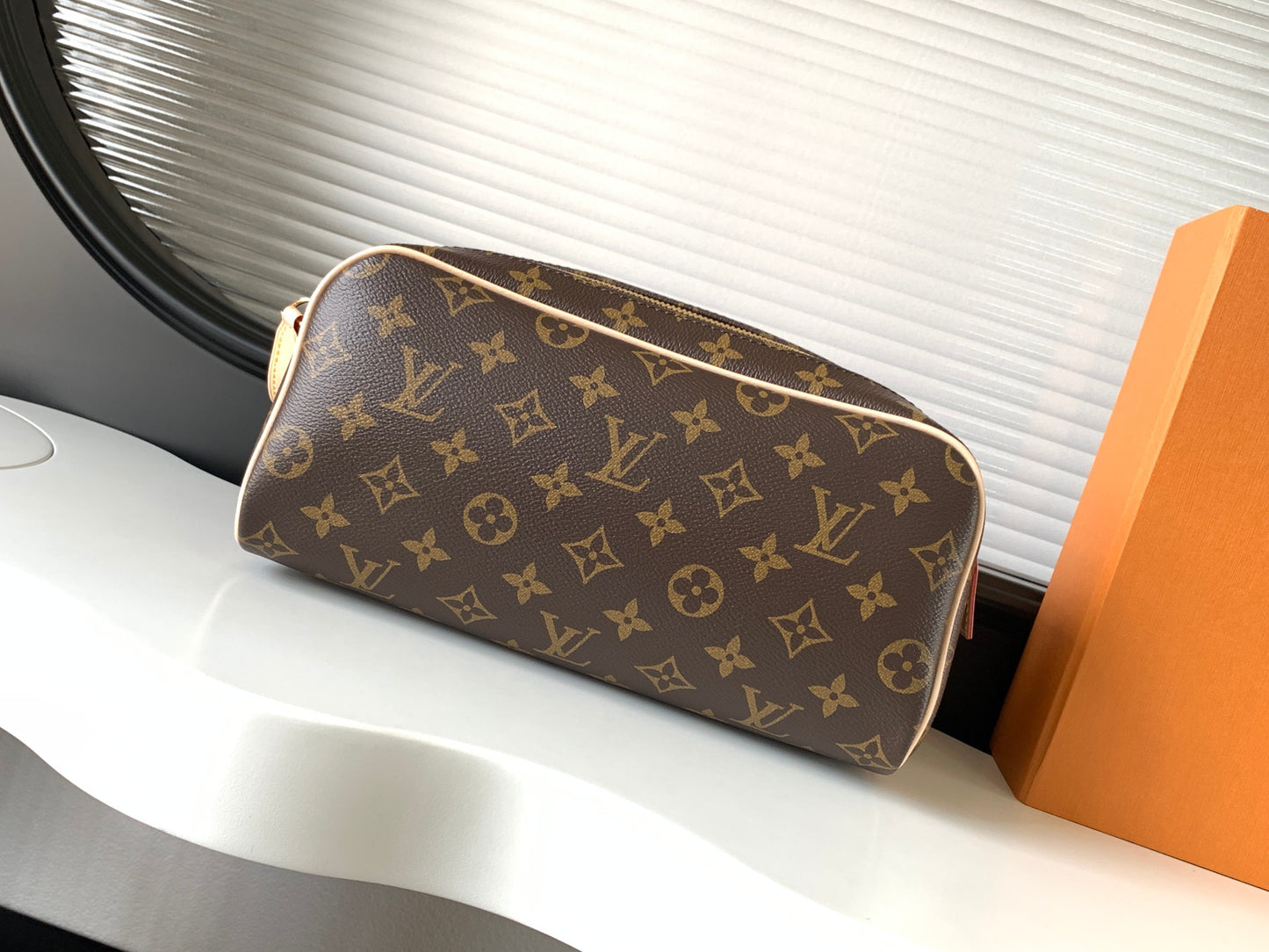 Louis Vuitton Classic Brown Monogram Toiletry Bag Travel Cosmetic Pouch Case