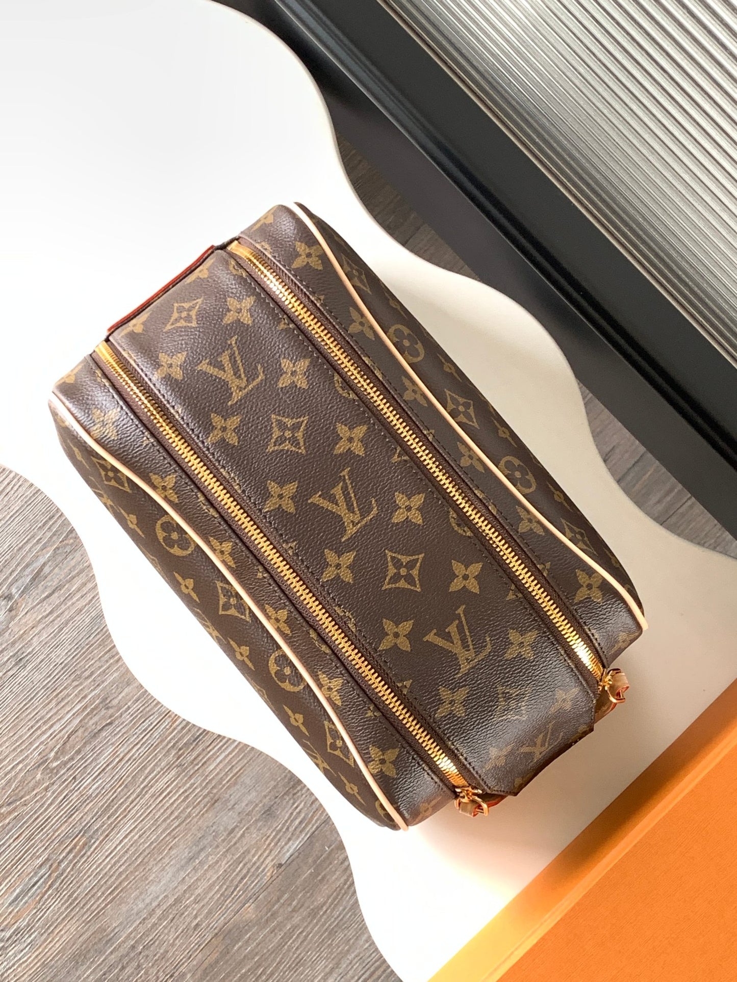 Louis Vuitton Classic Brown Monogram Toiletry Bag Travel Cosmetic Pouch Case