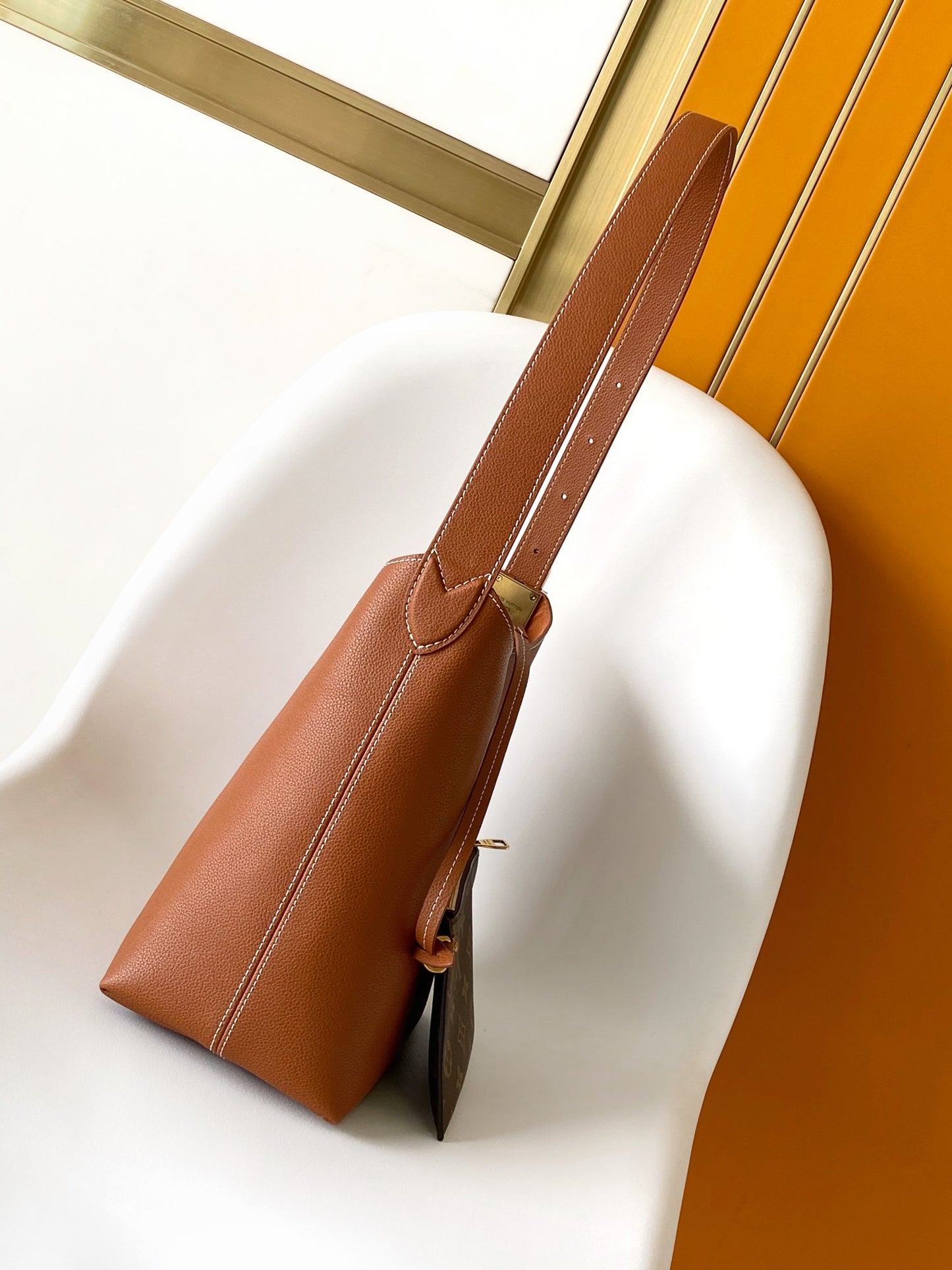 Louis Vuitton Elegant Brown Grained Leather Slouchy Hobo Shoulder Bag
