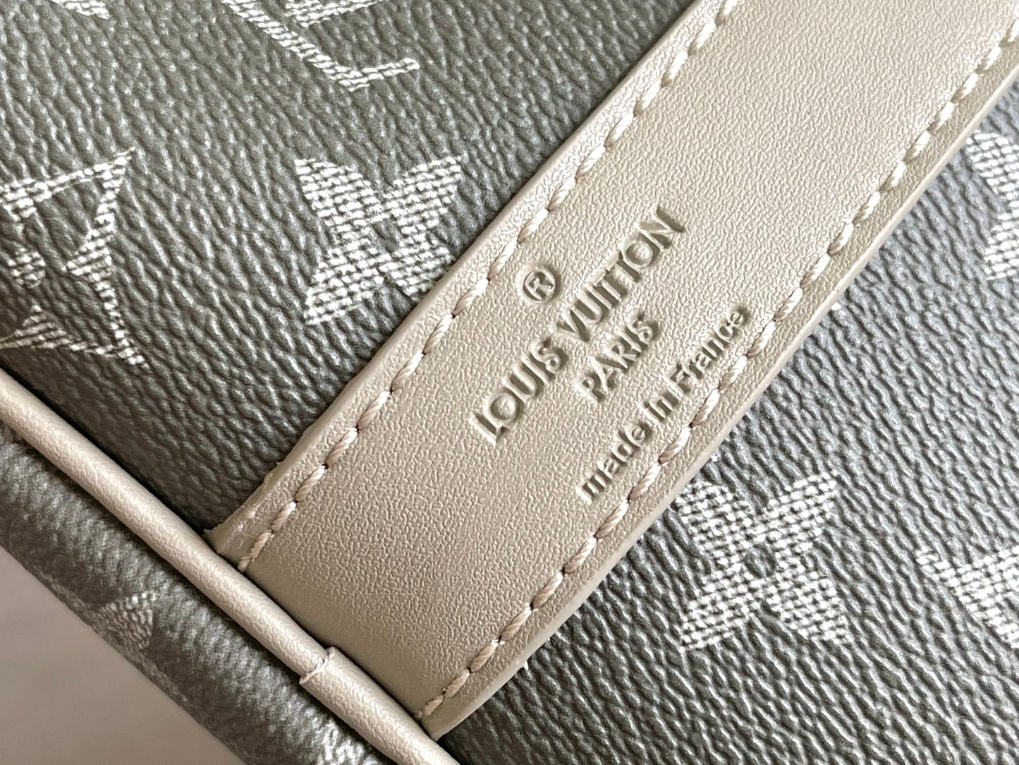 Louis Vuitton Luxury Green Ombre Monogram Travel Duffle Bag with Shoulder Strap