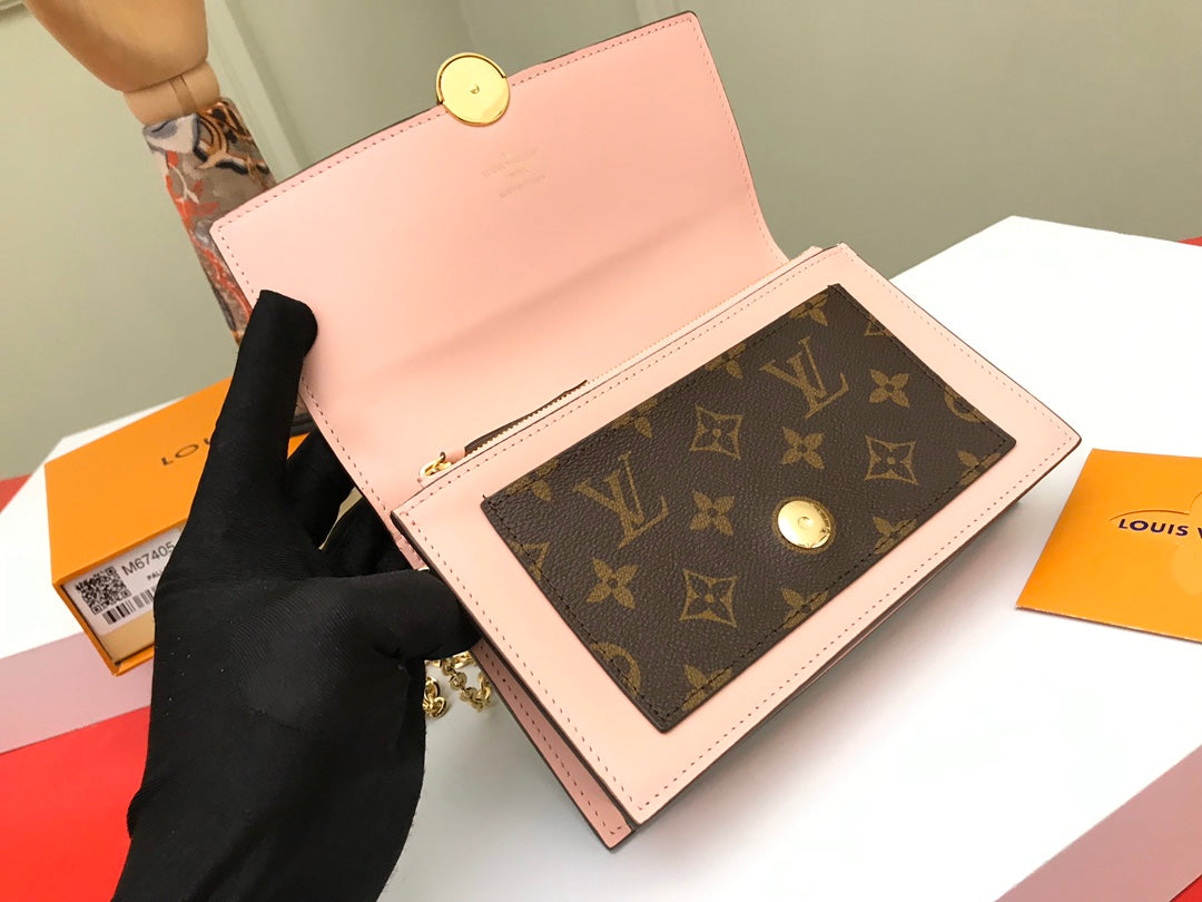 Louis Vuitton Elegant Monogram Canvas Chain Crossbody Bag with Pink Leather Trim