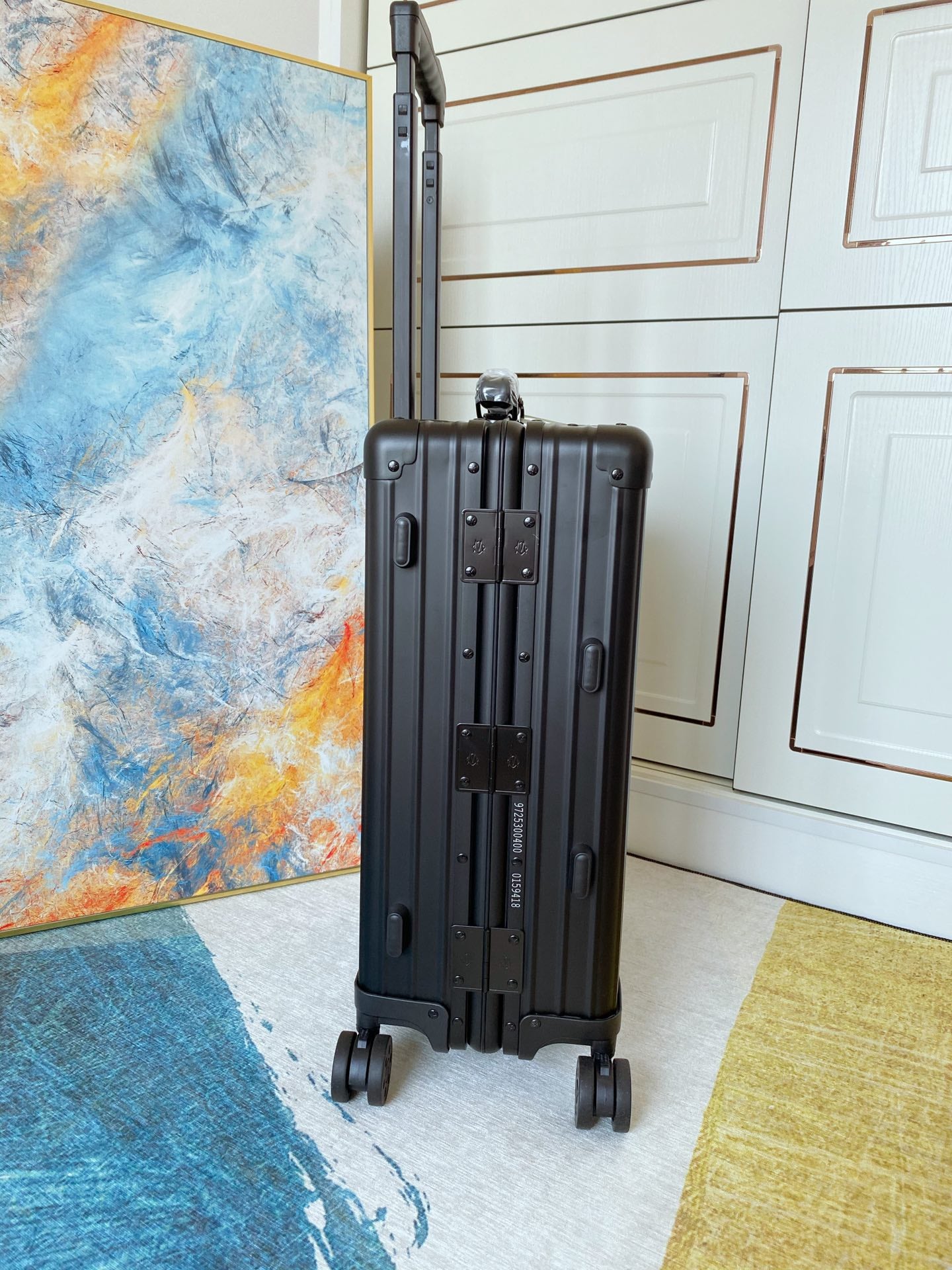 Matte Black Ridged Hardside Spinner Suitcase Carry-On Luggage