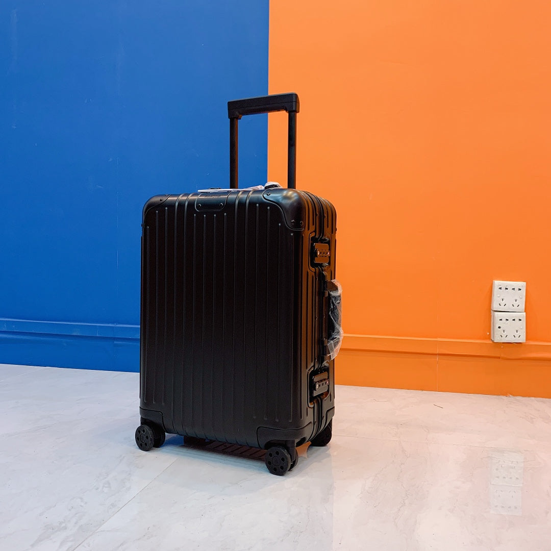 Sleek Black Ribbed Hardshell Spinner Suitcase 3-Piece Set