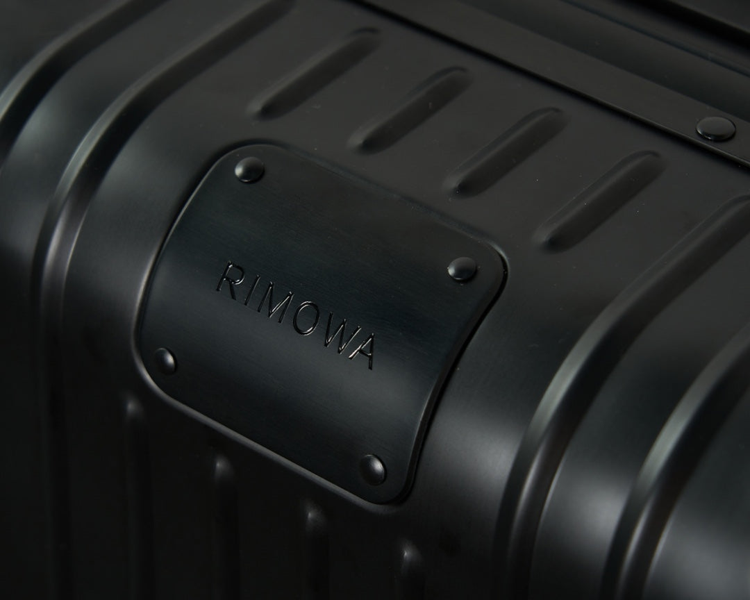 Black Ribbed Hardshell Spinner Suitcase Carry-On Travel Luggage