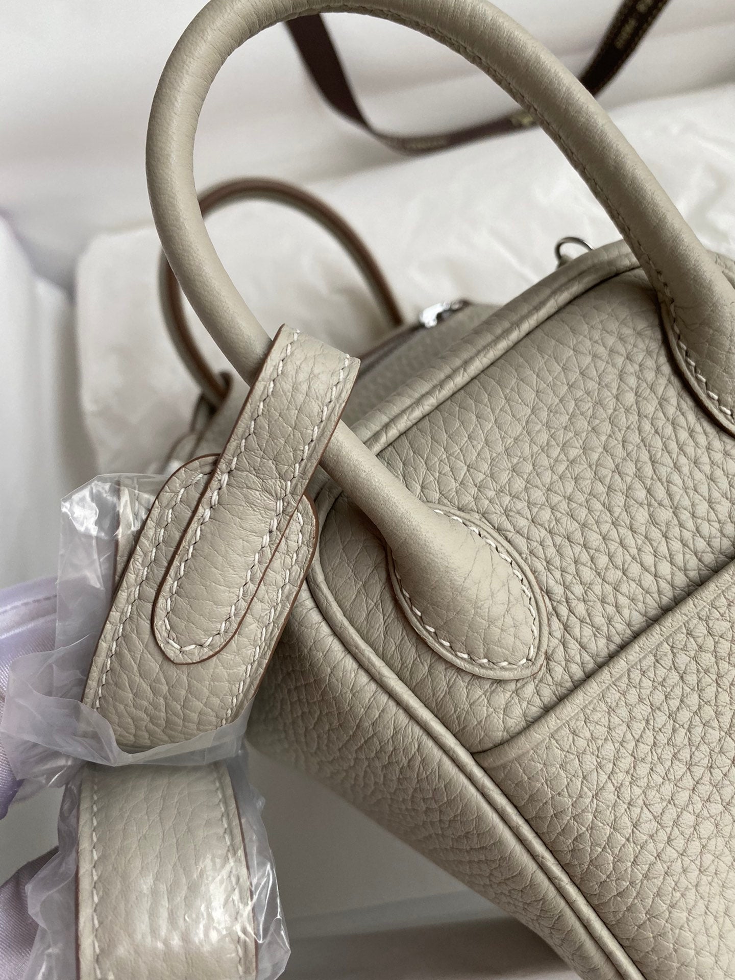 Luxury Mini Pebbled Leather Handbag - Elegant Off-White Crossbody Bag with Top Handles