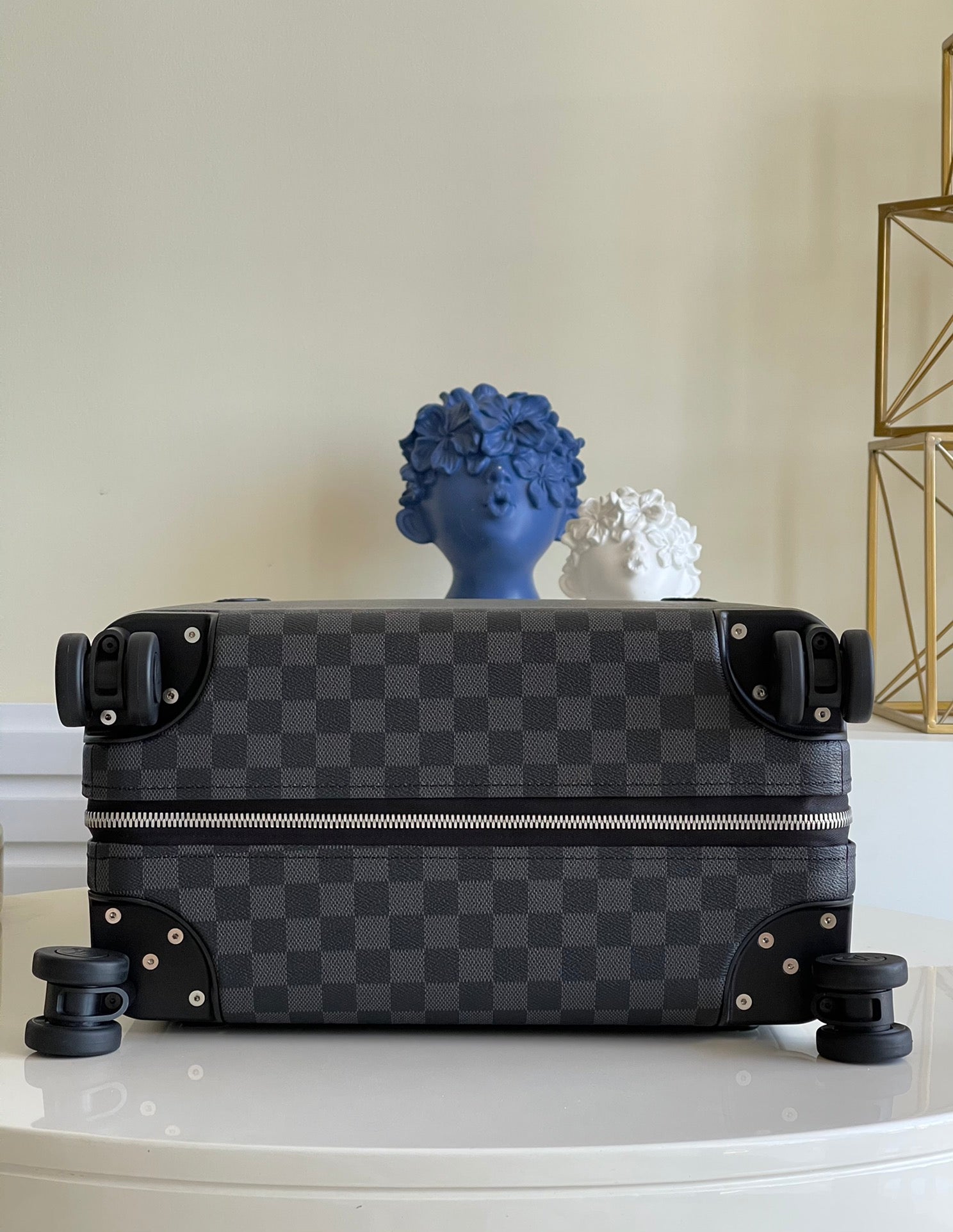 Grey and Black Checkered Hardside Spinner Luggage Suitcase