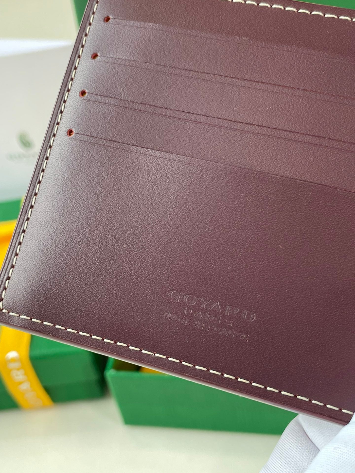 Gogy Luxury Burgundy Chevron Pattern Men's Leather Bi-Fold Wallet