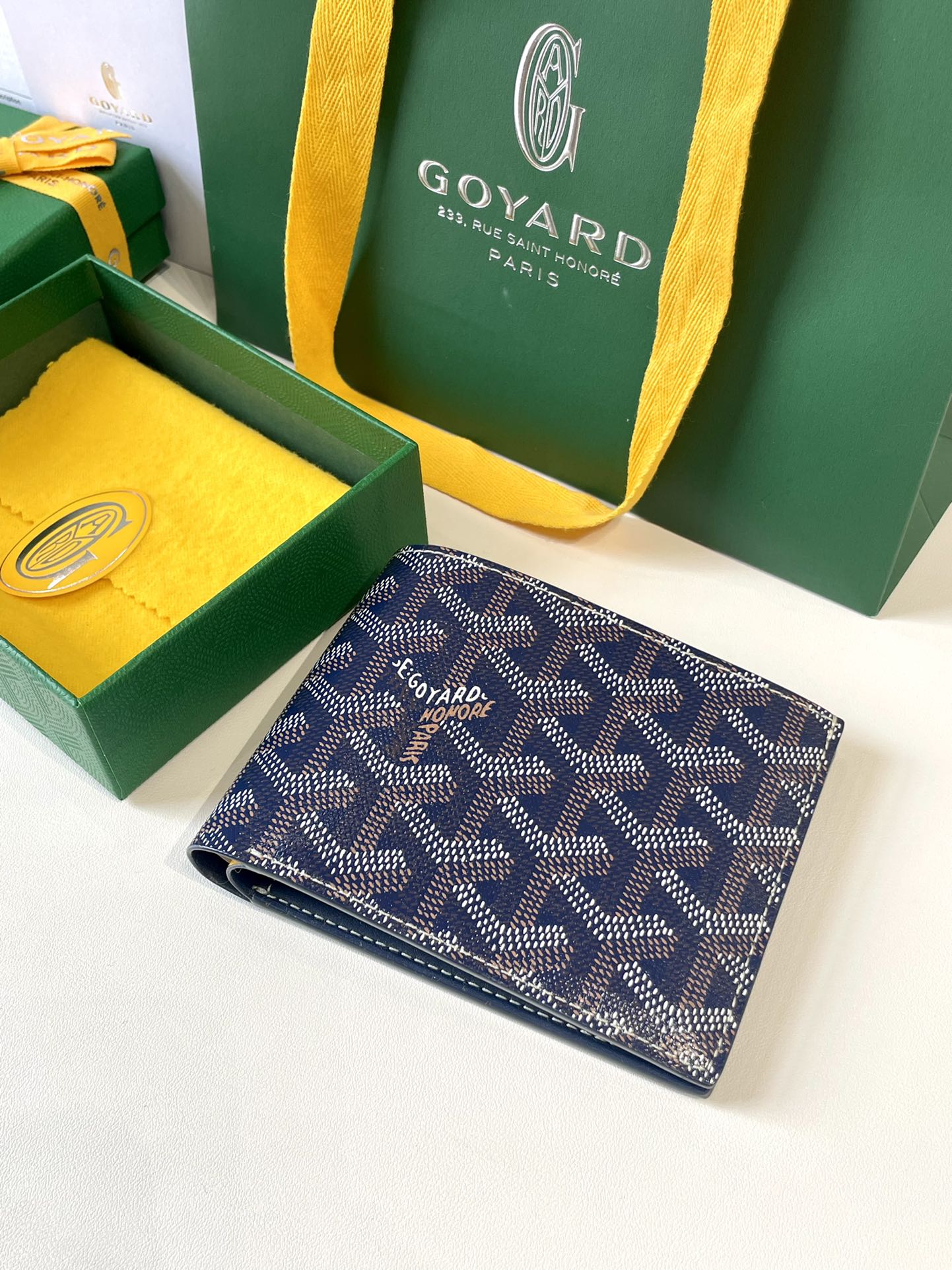 Gogy Men's Luxury Blue Chevron Pattern Coated Canvas Bifold Wallet